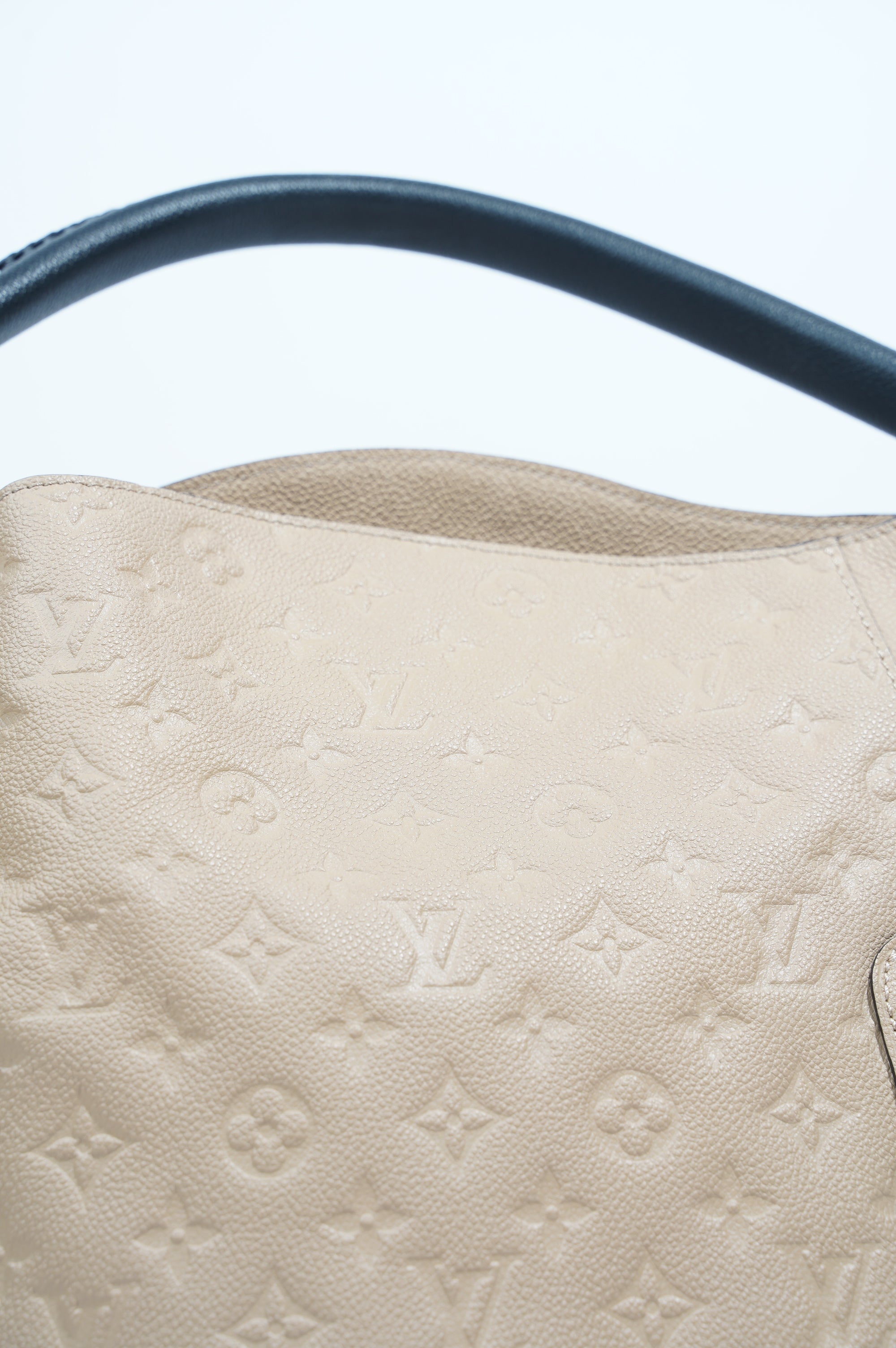 Louis Vuitton Womens Bagatelle Hobo Bag