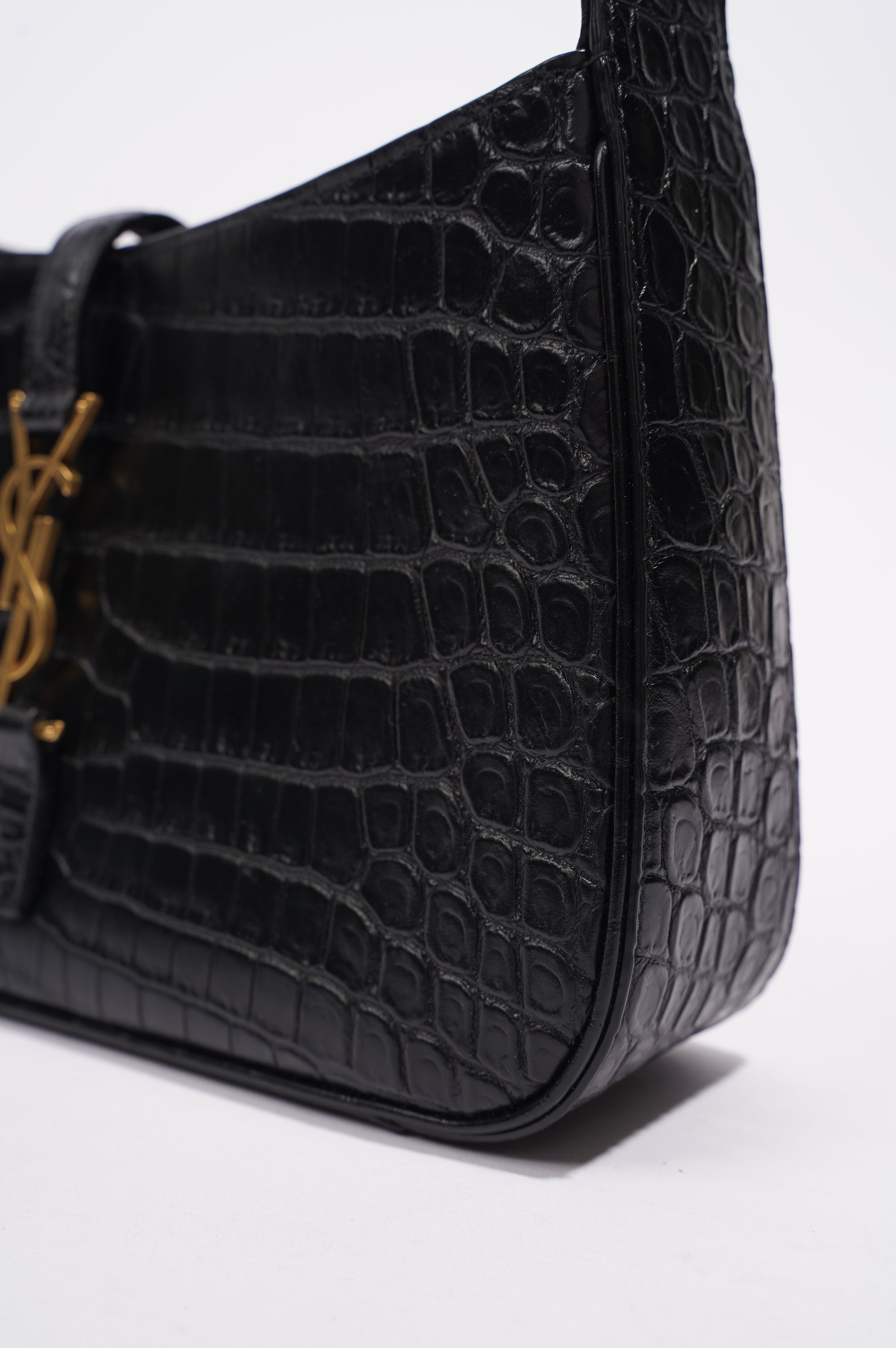 Saint Laurent Womens Le 5 A 7 Bag Black Croc