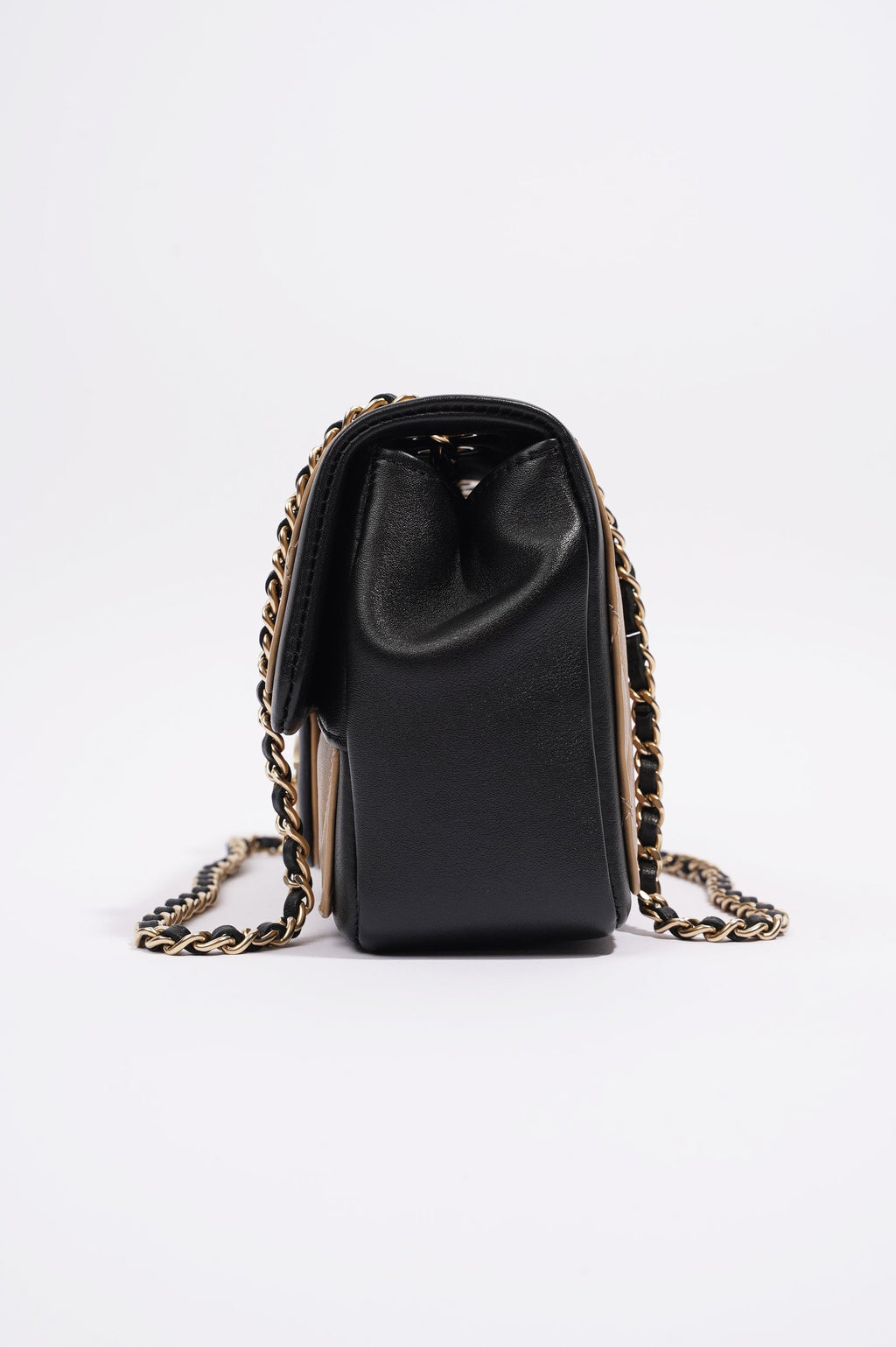 Chanel Womens Graphic Flap Bag Beige / Black Leather Small