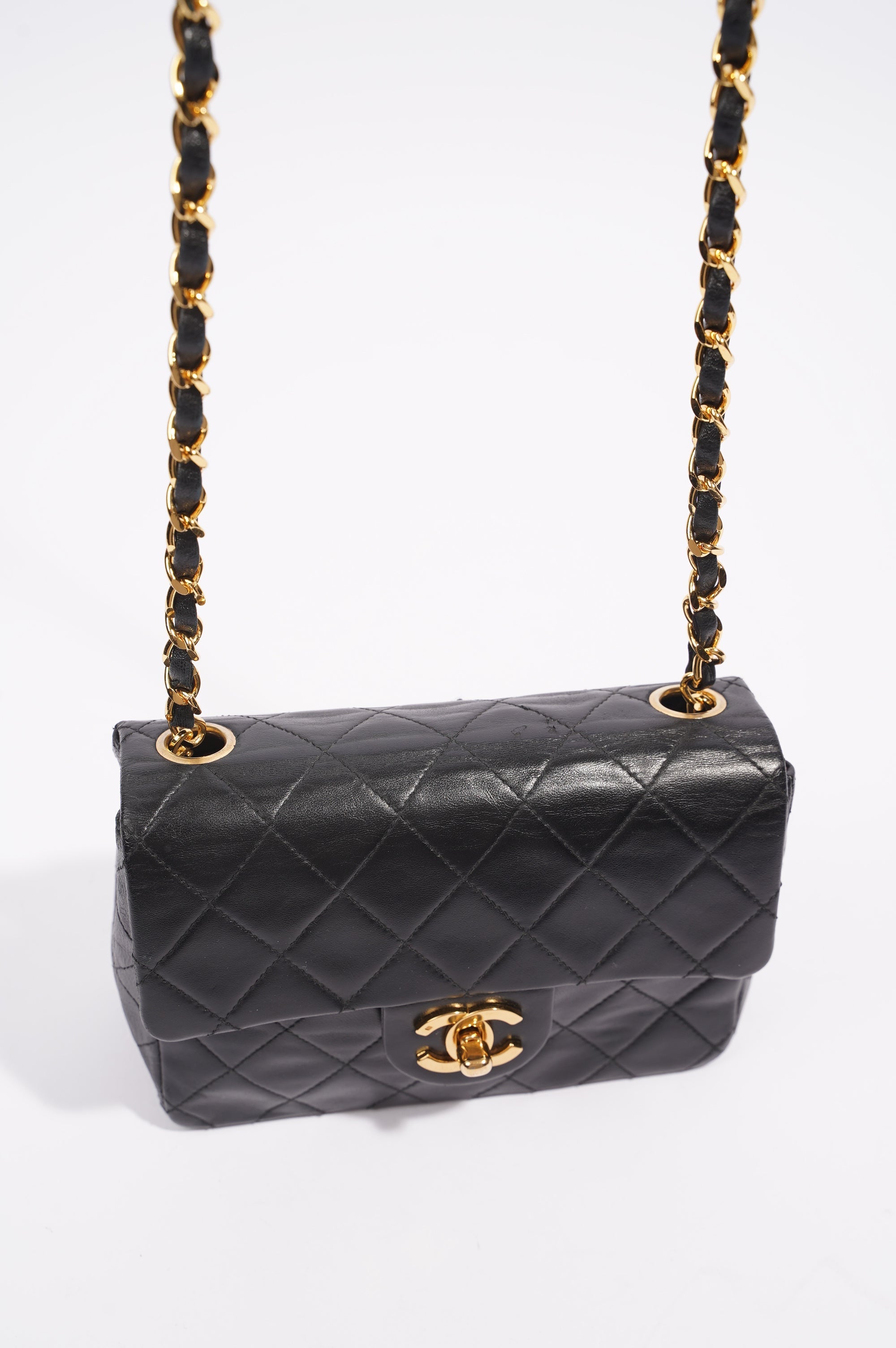Chanel Womens Vintage Lambskin Square Flap Bag Black / Gold Mini