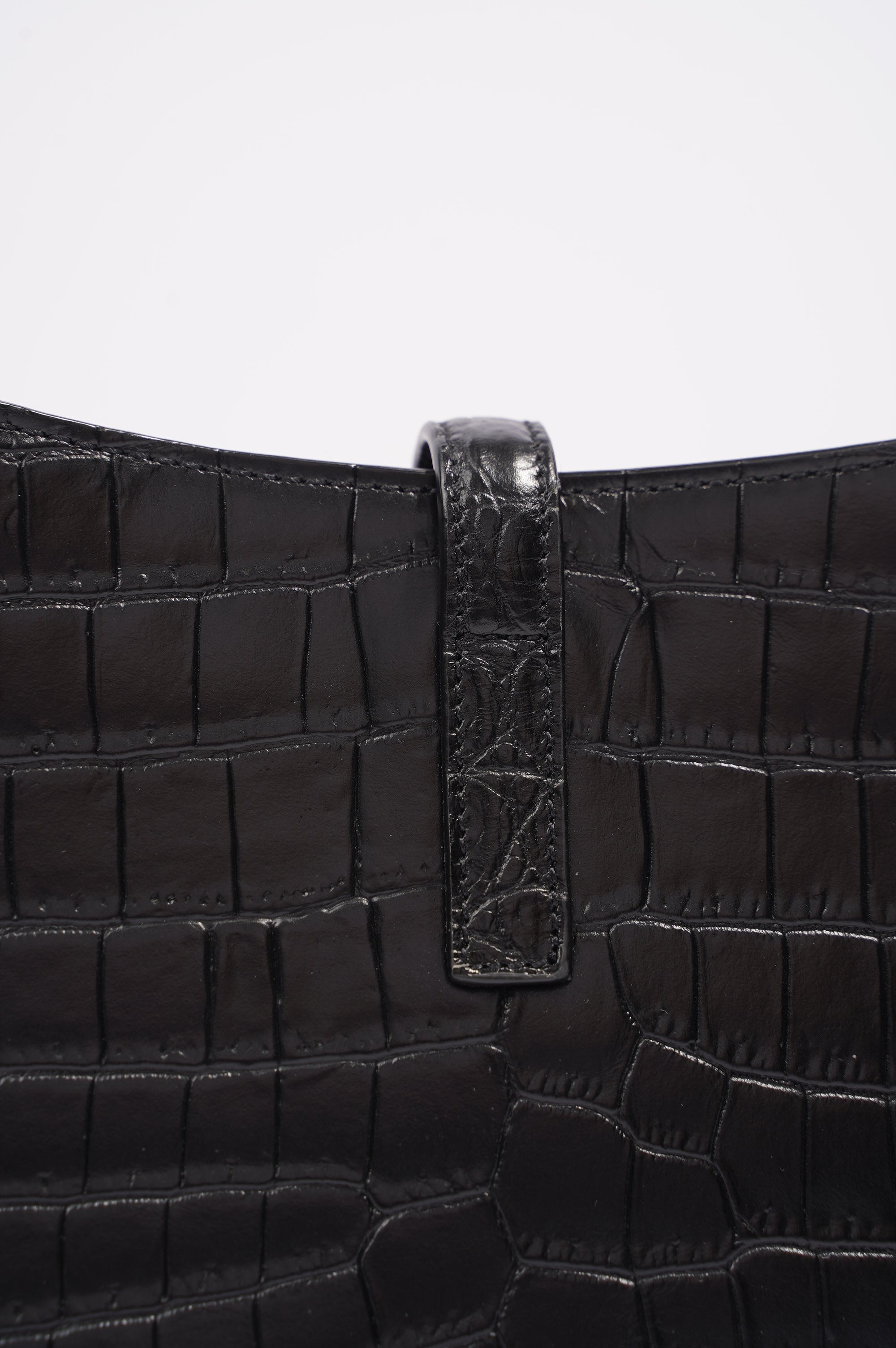 Saint Laurent Womens Le 5 A 7 Bag Black Croc