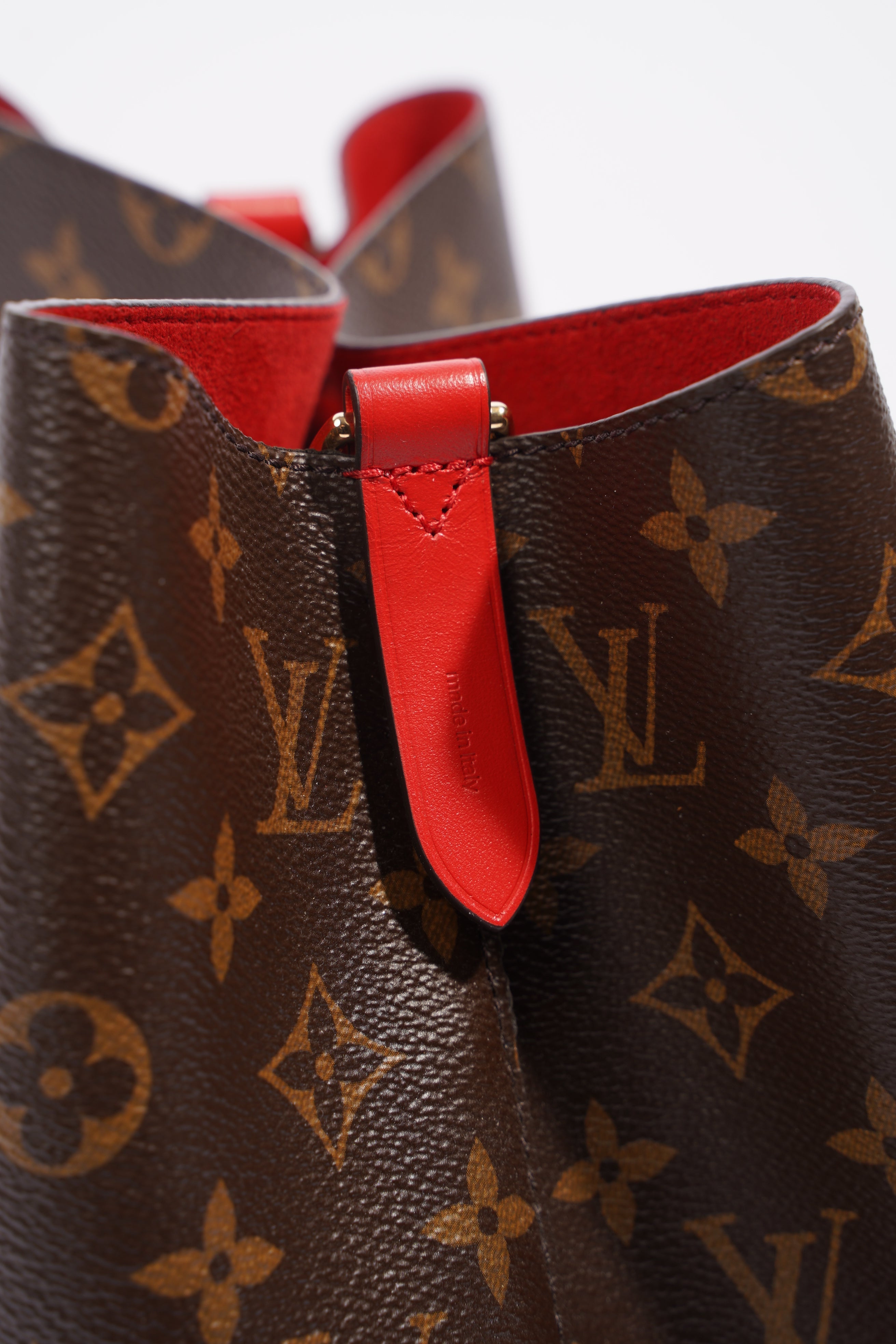 Louis Vuitton Womens Neo Noe Monogram Red