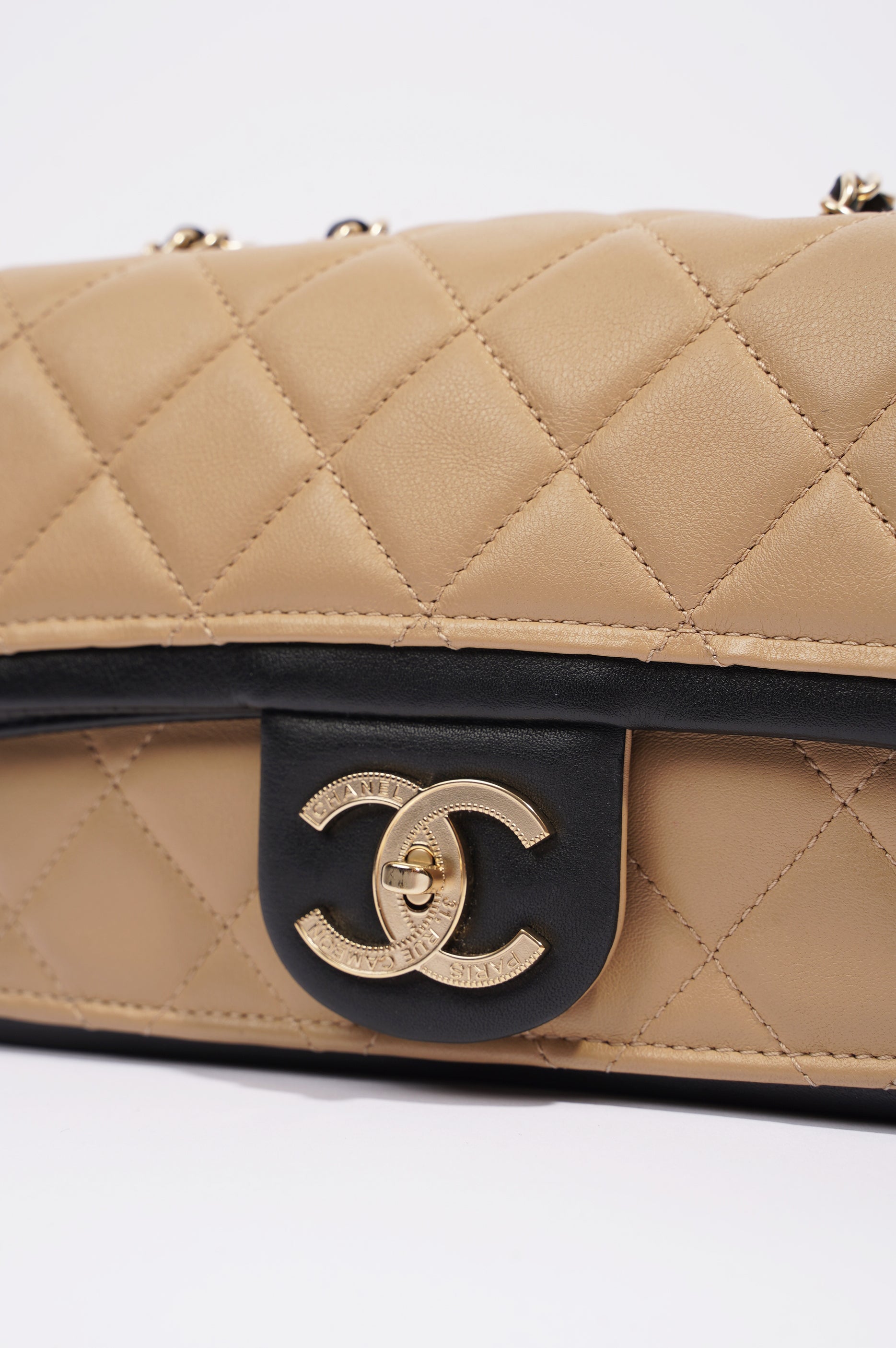 Chanel Womens Graphic Flap Bag Beige / Black Leather Small