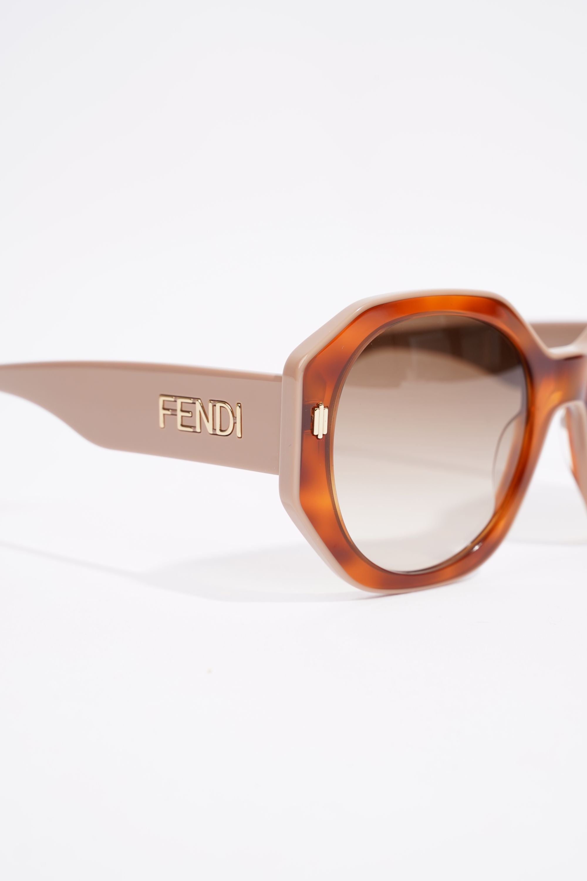Fendi Womens Round Sunglasses Brown / Nude 145