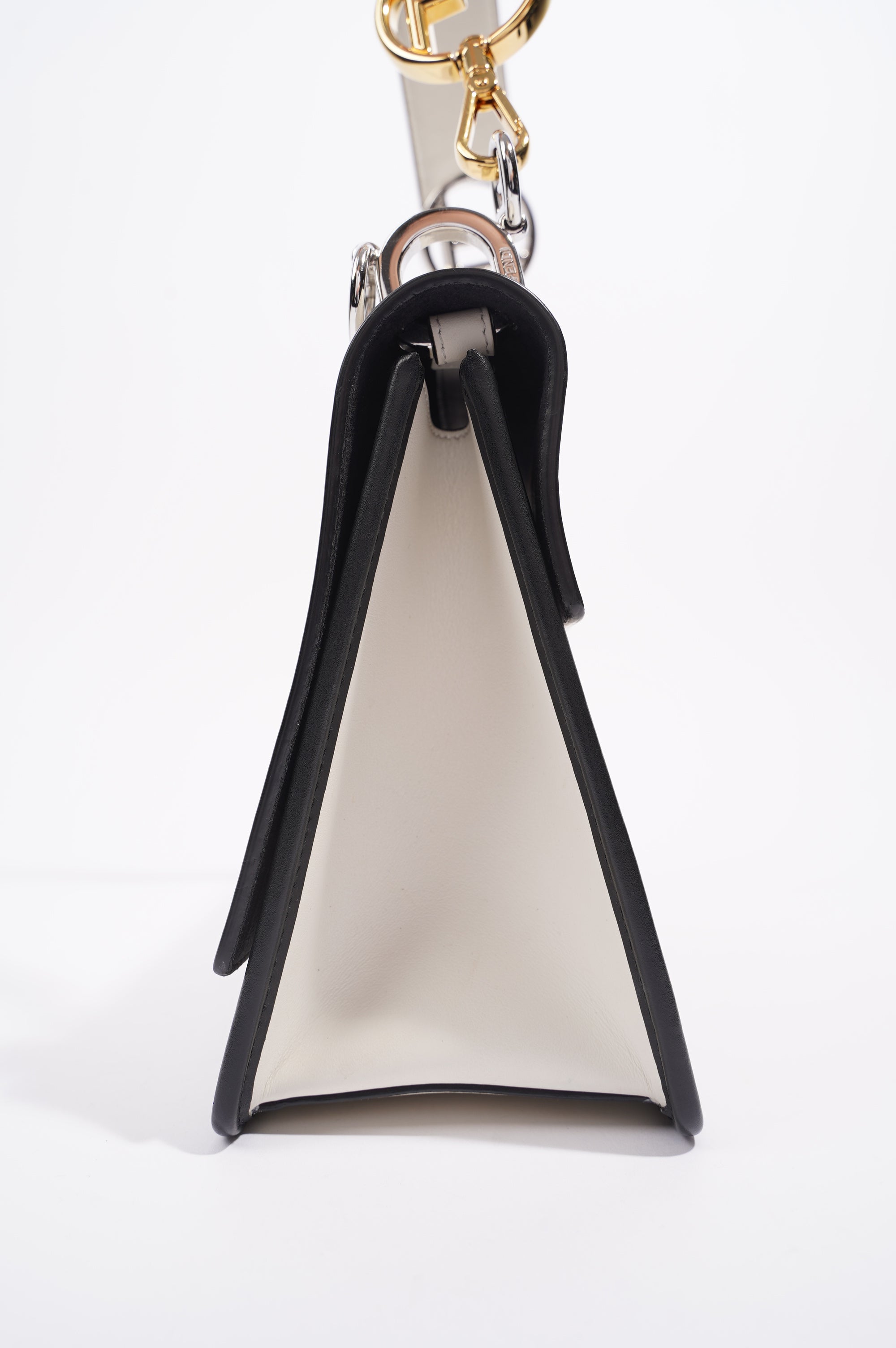 Fendi Womens Kan I F White / Black
