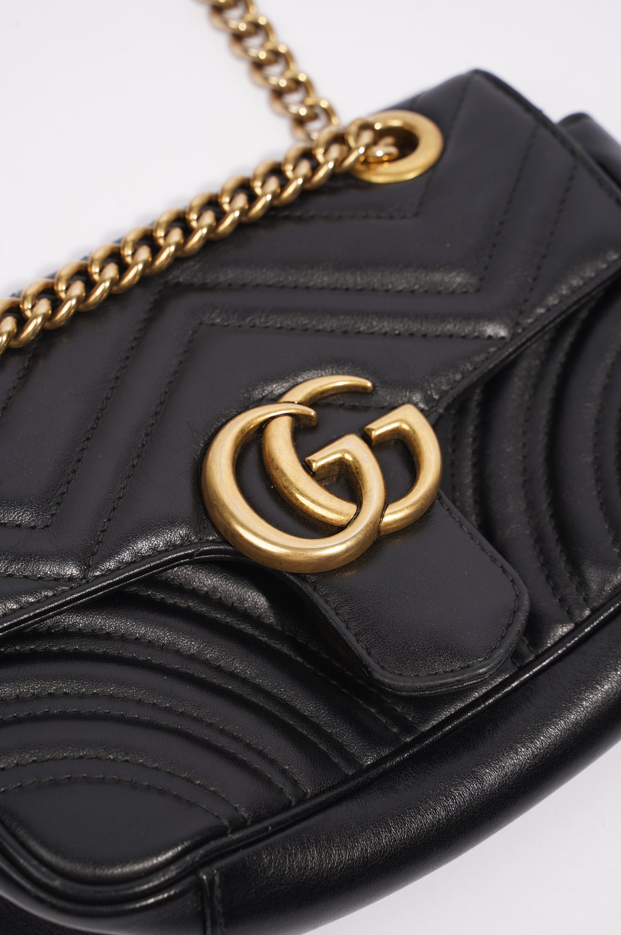 Gucci Womens Marmont Flap Black Leather Mini