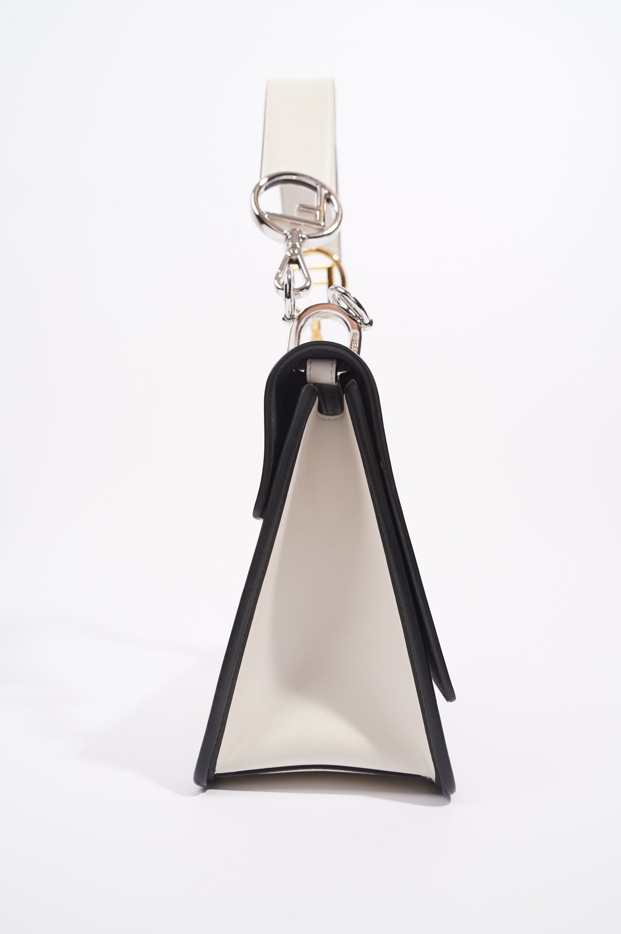 Fendi Womens Kan I F White / Black