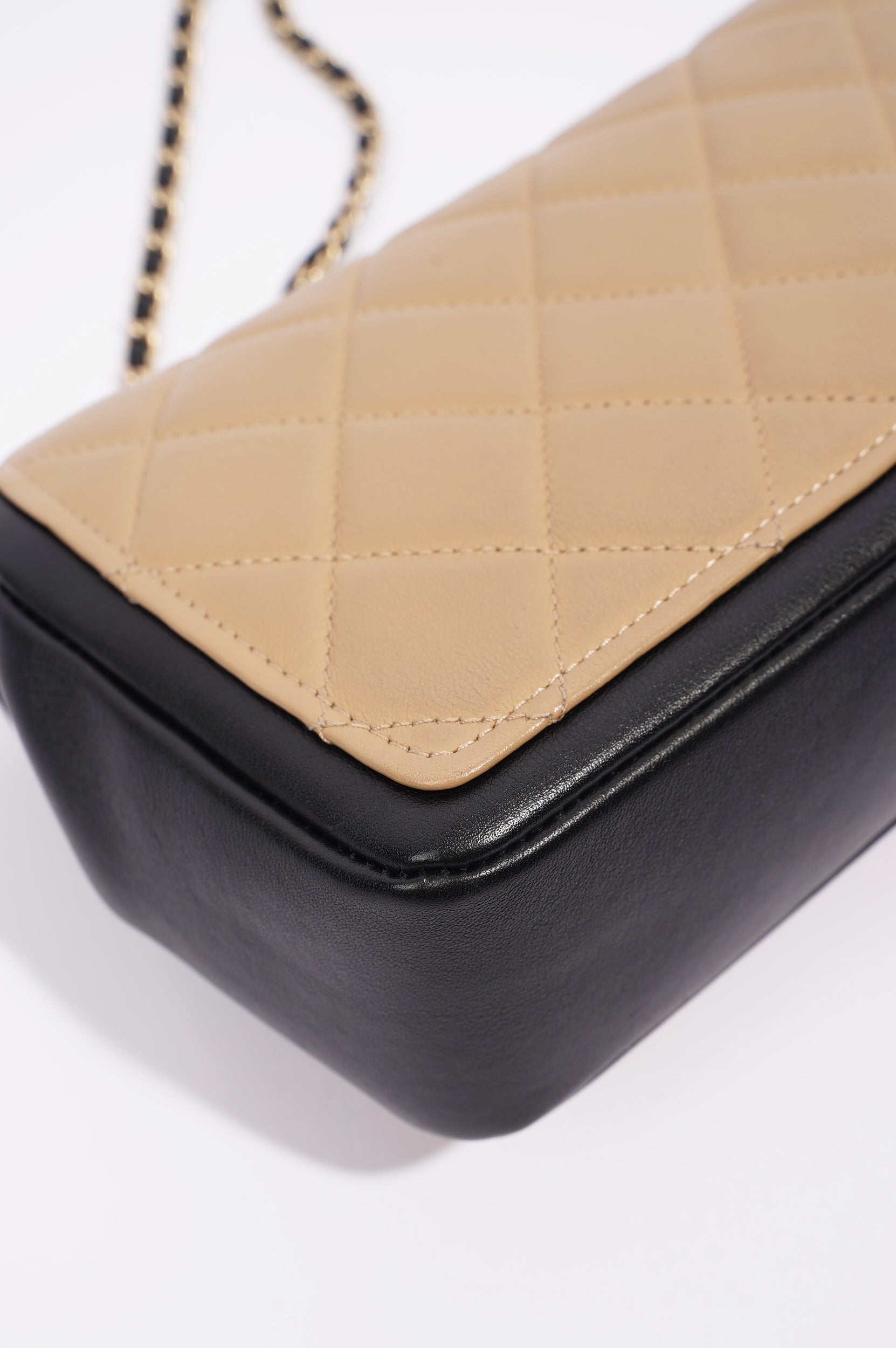Chanel Womens Graphic Flap Bag Beige / Black Leather Small