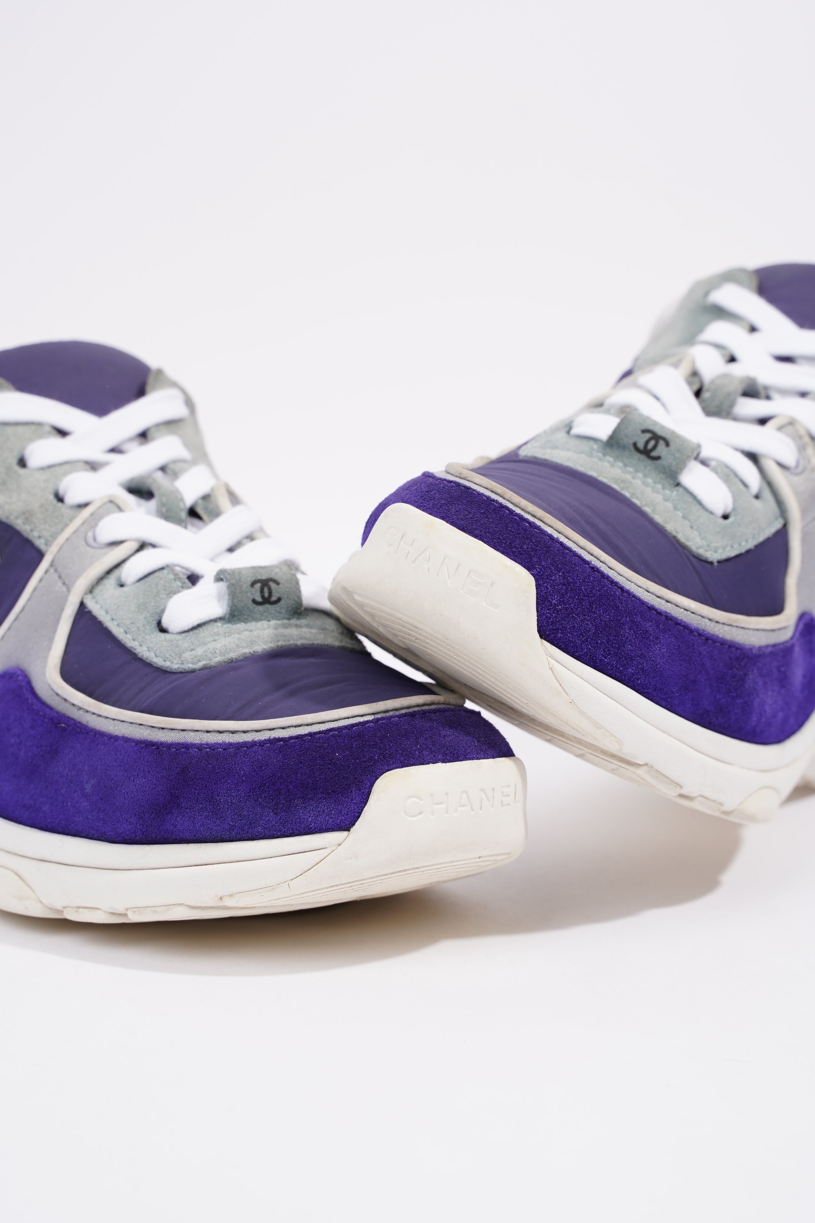 Chanel Womens CC Logo Blue / White EU 39 / UK 6