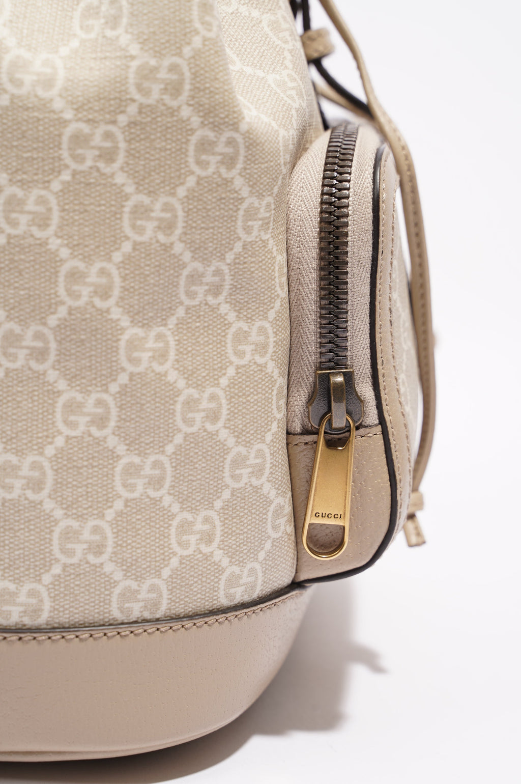 Gucci Interlocking G Backpack Beige / White Supreme Canvas
