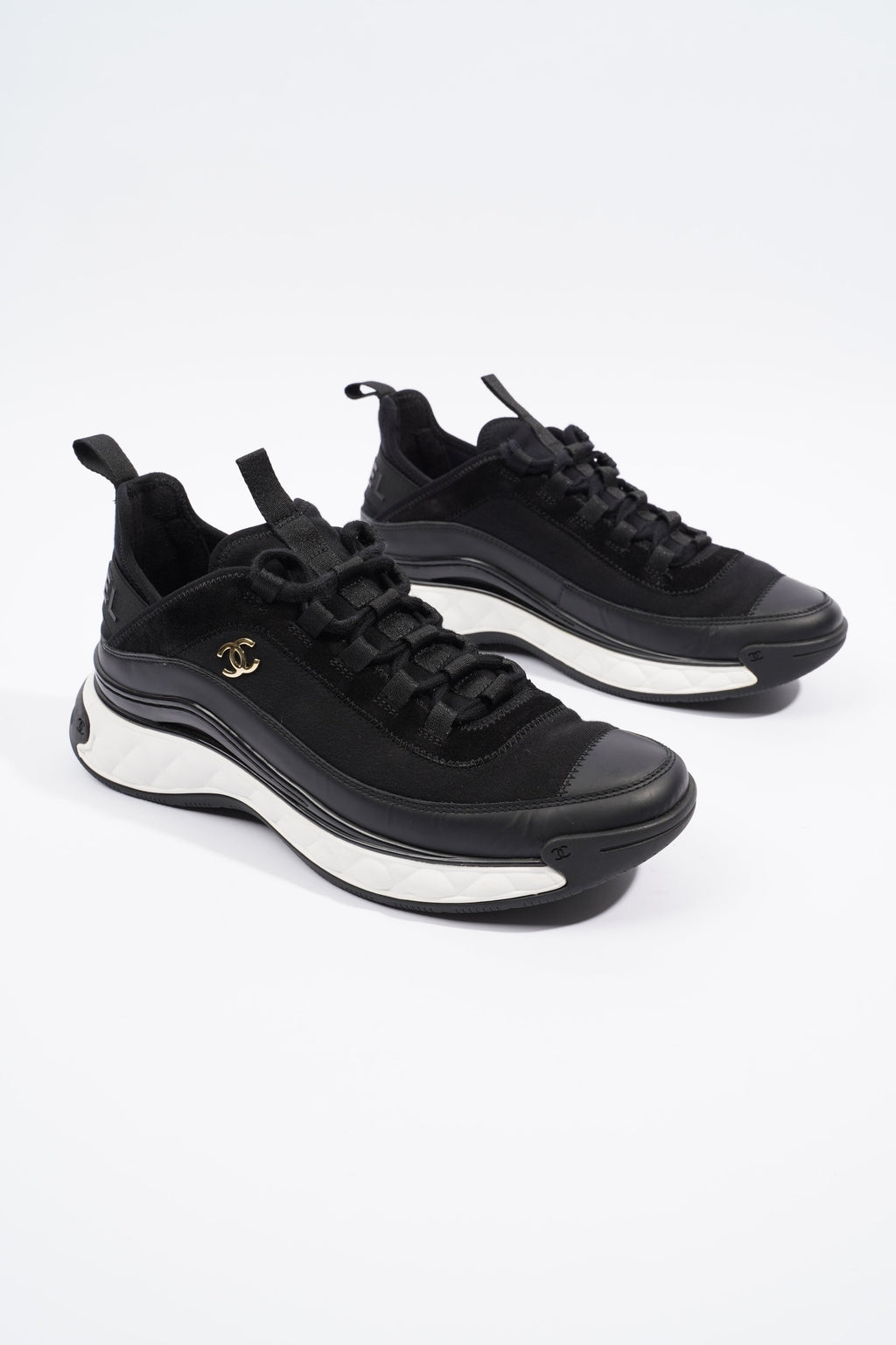 Chanel CC Logo Black / White EU 40 / UK 7
