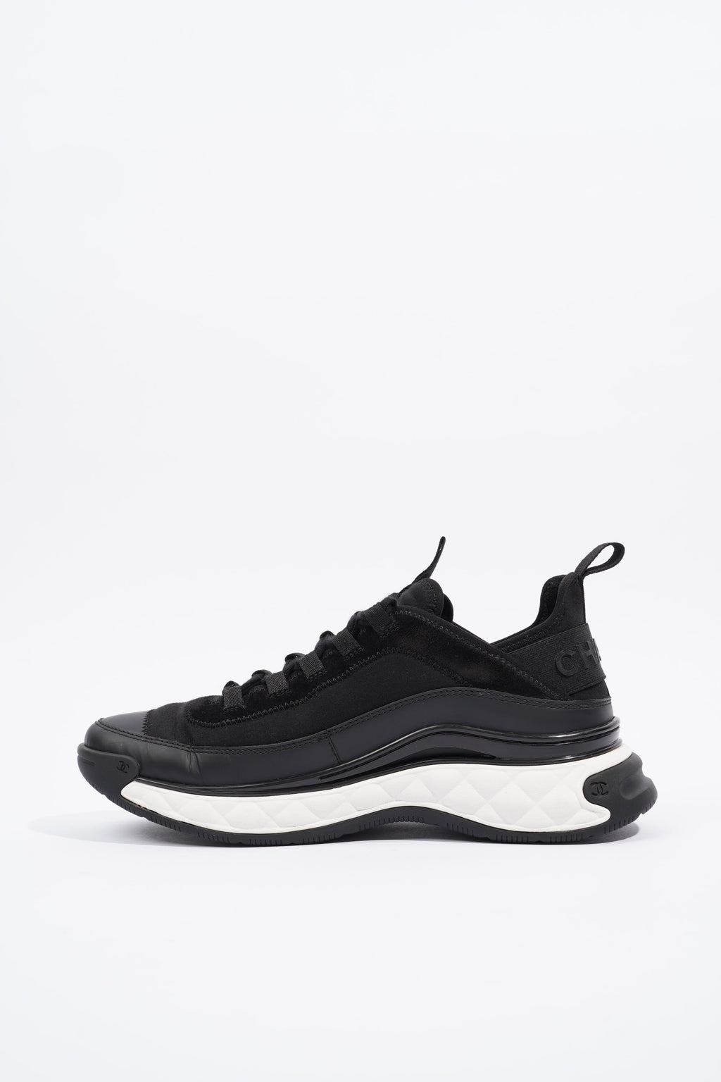 Chanel CC Logo Black / White EU 40 / UK 7