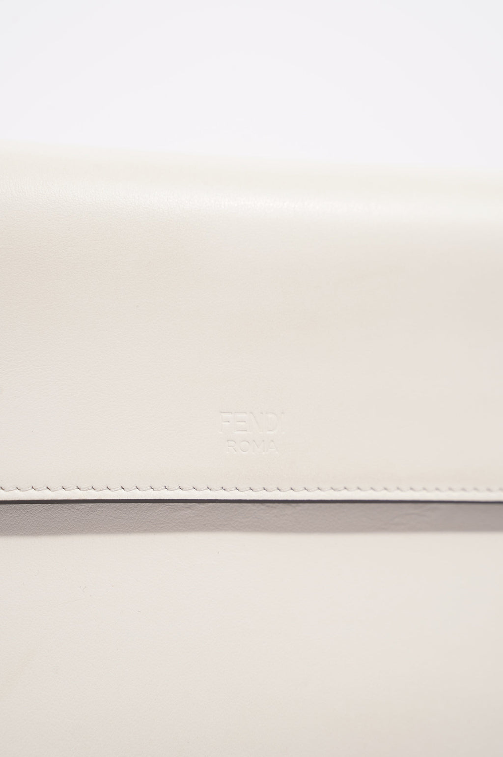 Fendi Womens Kan I F White / Black
