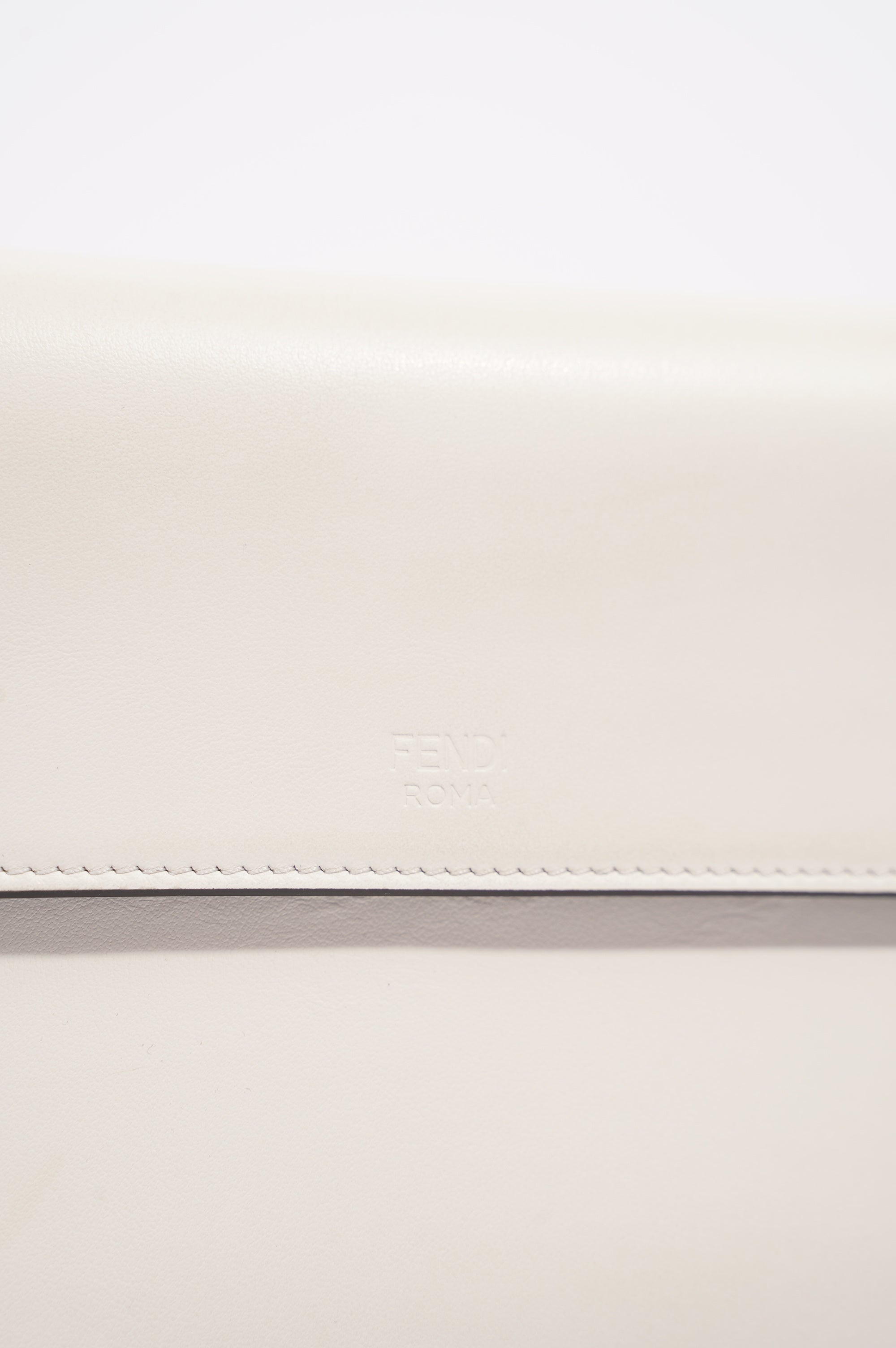 Fendi Womens Kan I F White / Black