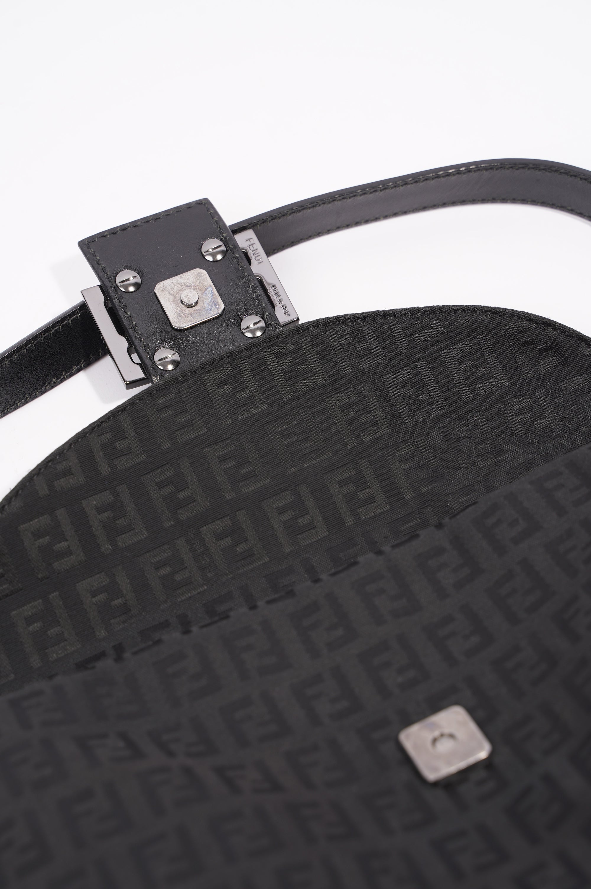 Fendi Womens Baguette Bag Black Small
