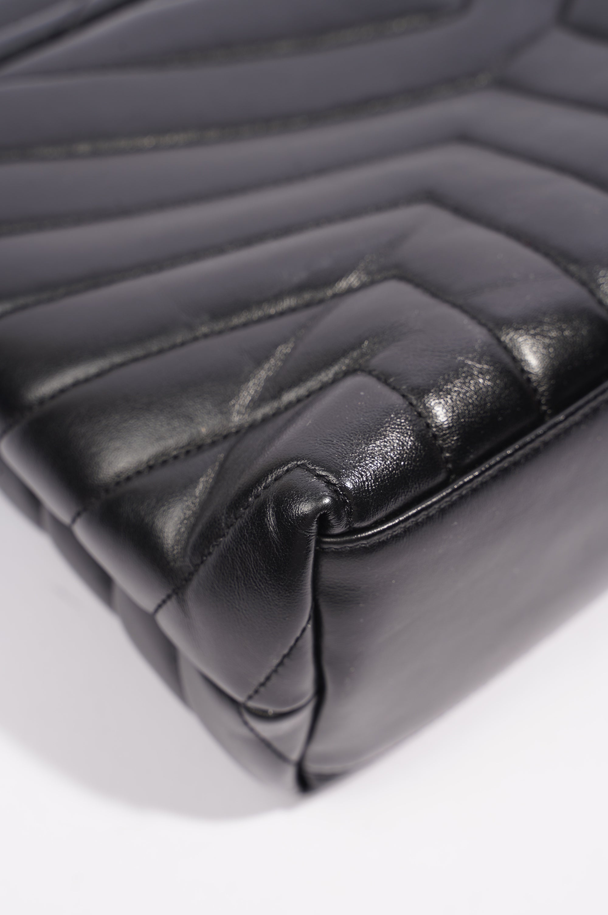 Saint Laurent Womens Lou Lou Black / Gold Medium