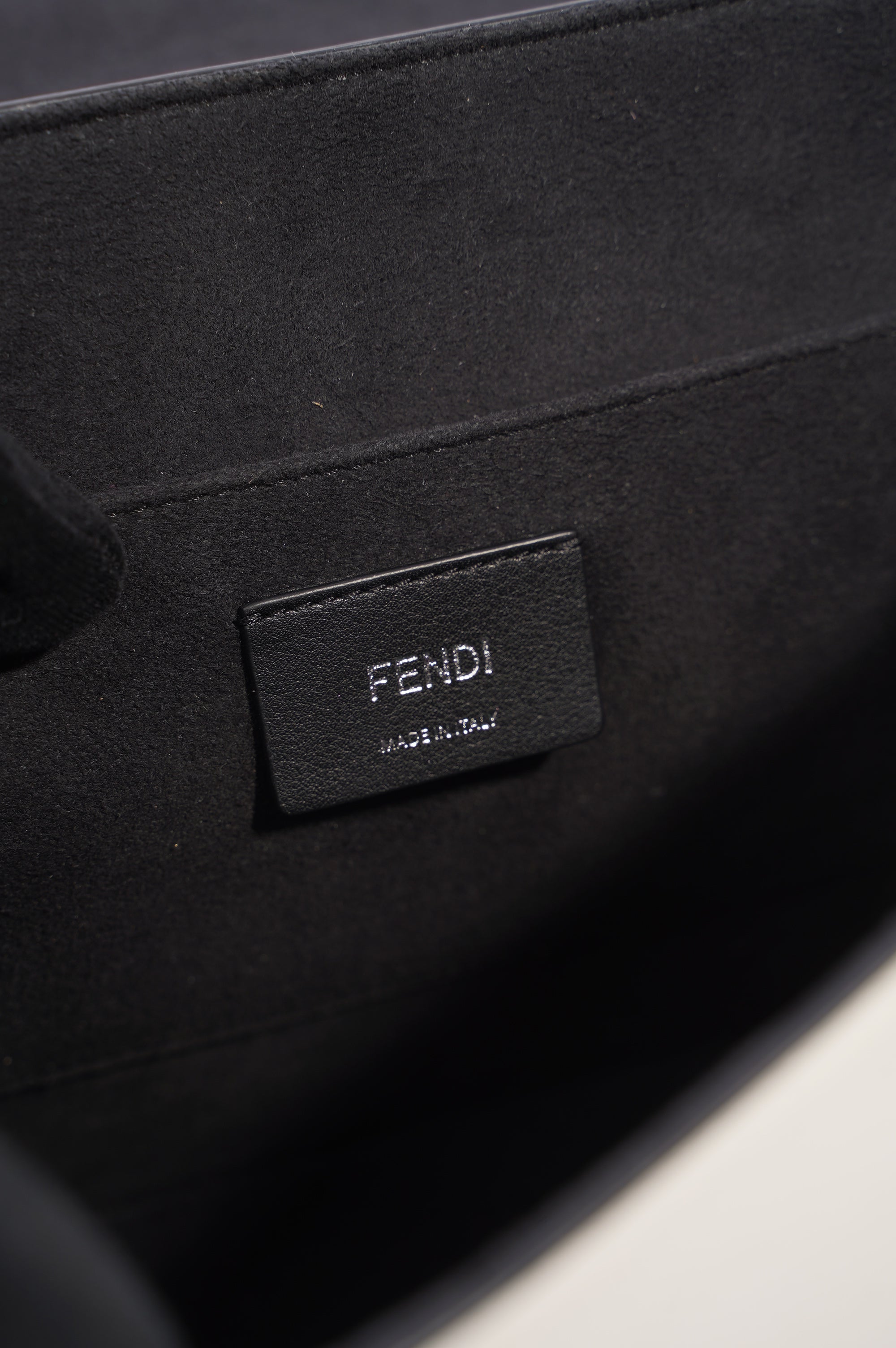 Fendi Womens Kan I F White / Black