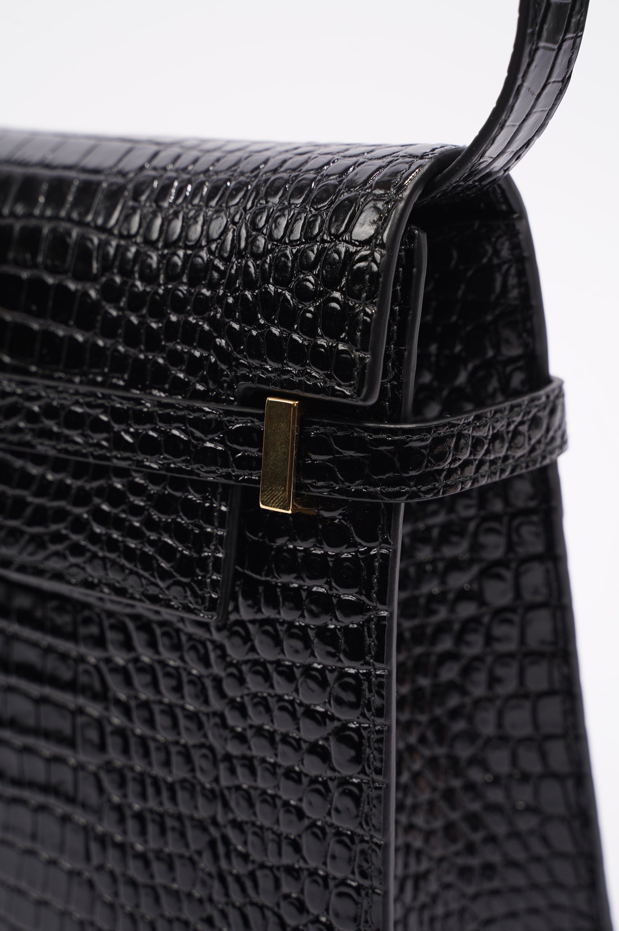Saint Laurent Womens Manhattan Black Croc Medium