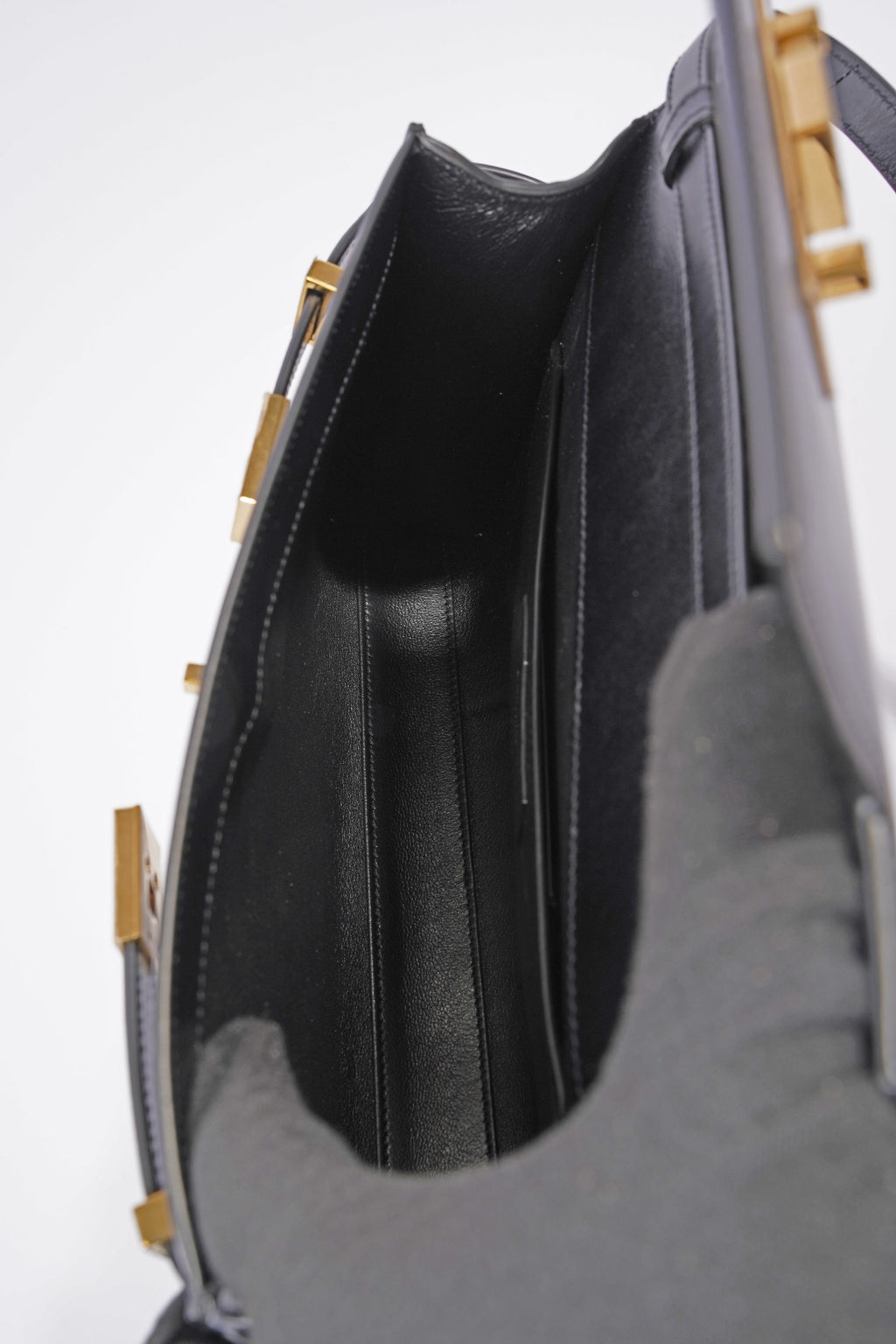 Saint Laurent Manhattan Shoulder Bag Black Leather Small