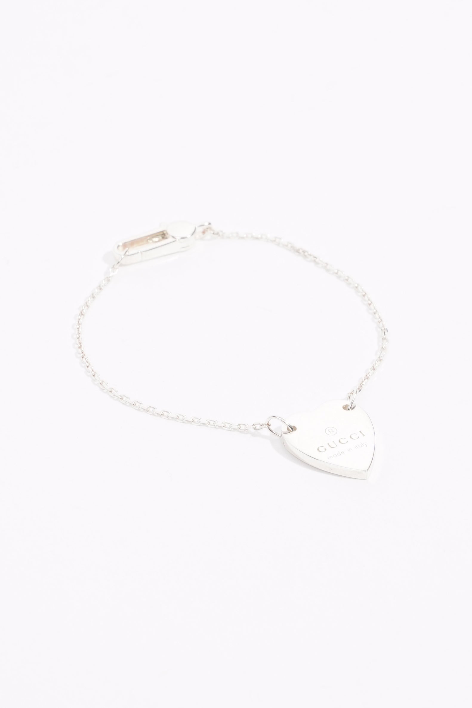 Gucci Womens Heart Bracelet Silver