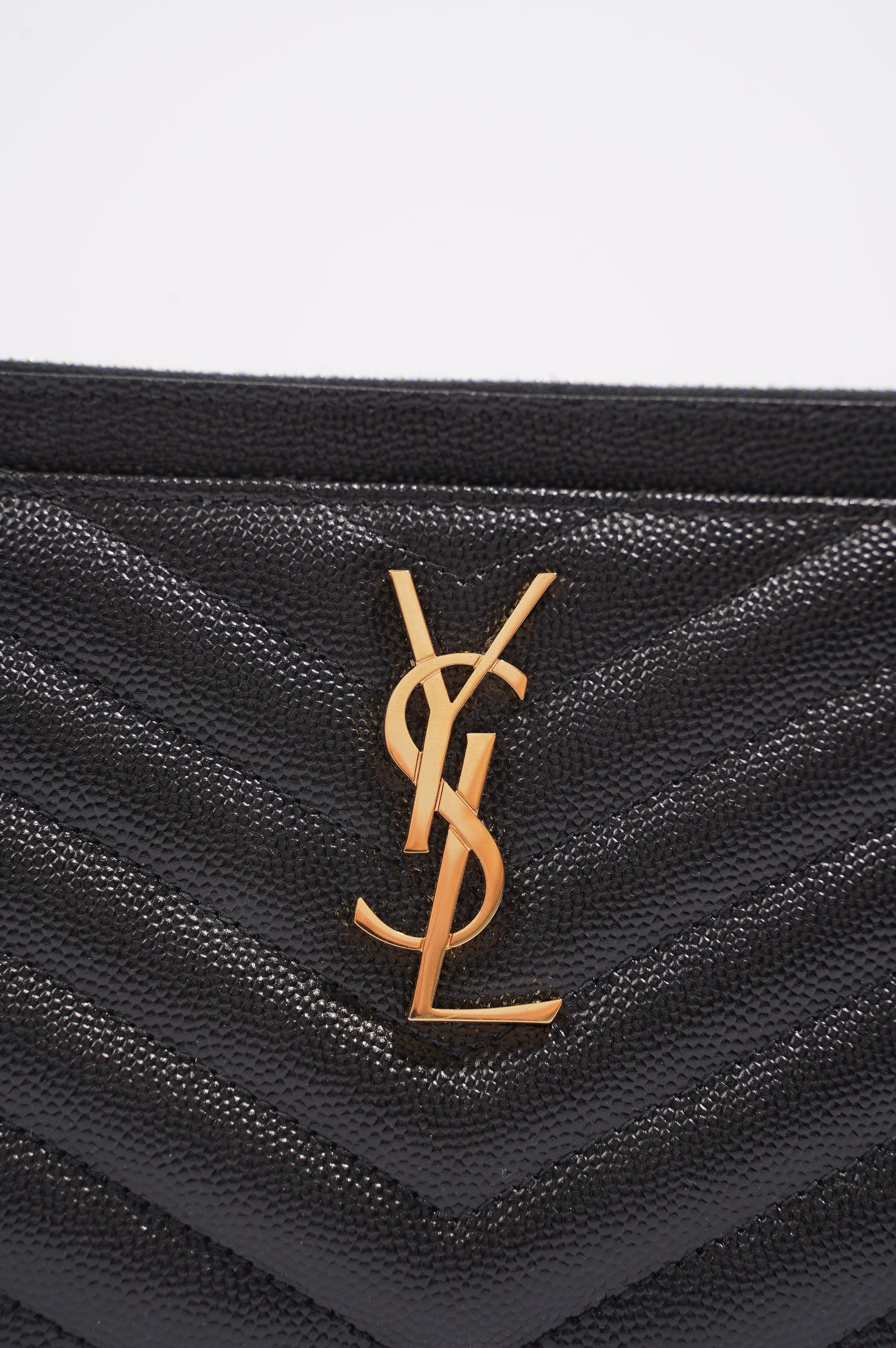 Saint Laurent Womens Cassandra Matelasse Zipped Pouch Black / Gold