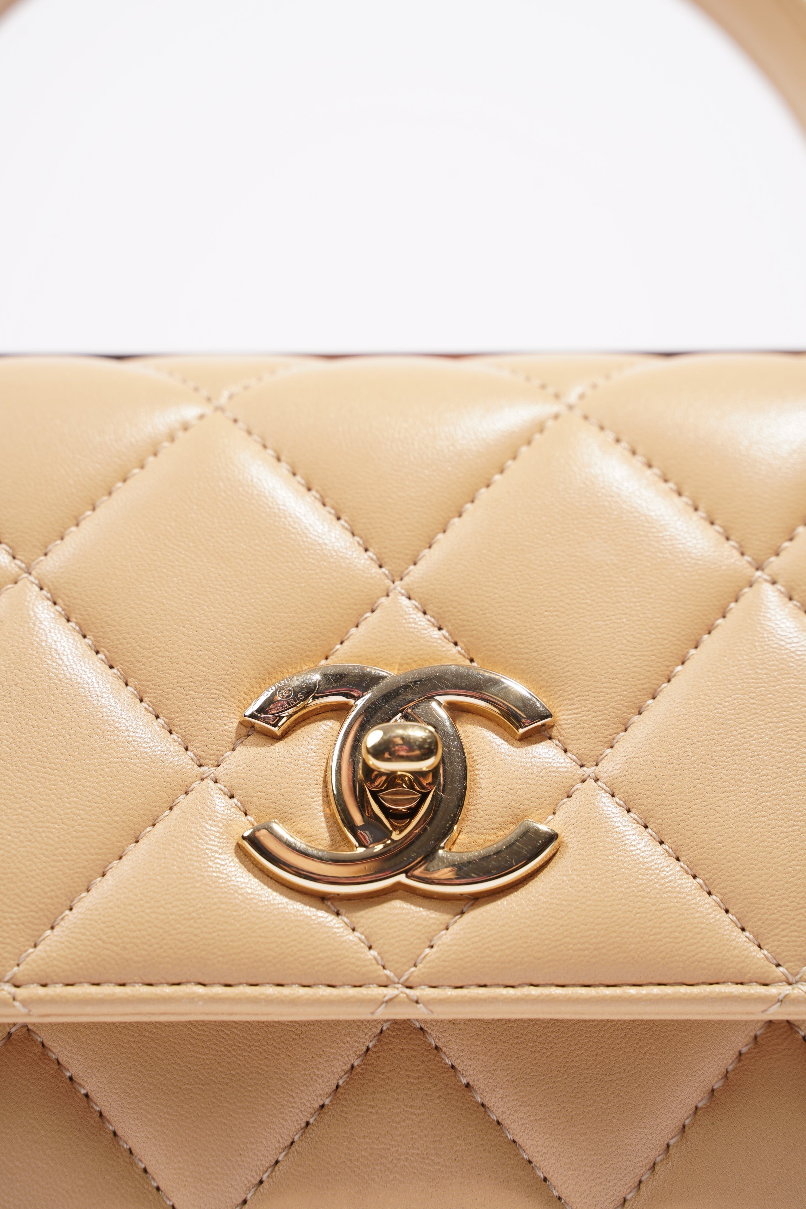 Chanel Womens Trendy Flap Bag Biscuit Lambskin Small