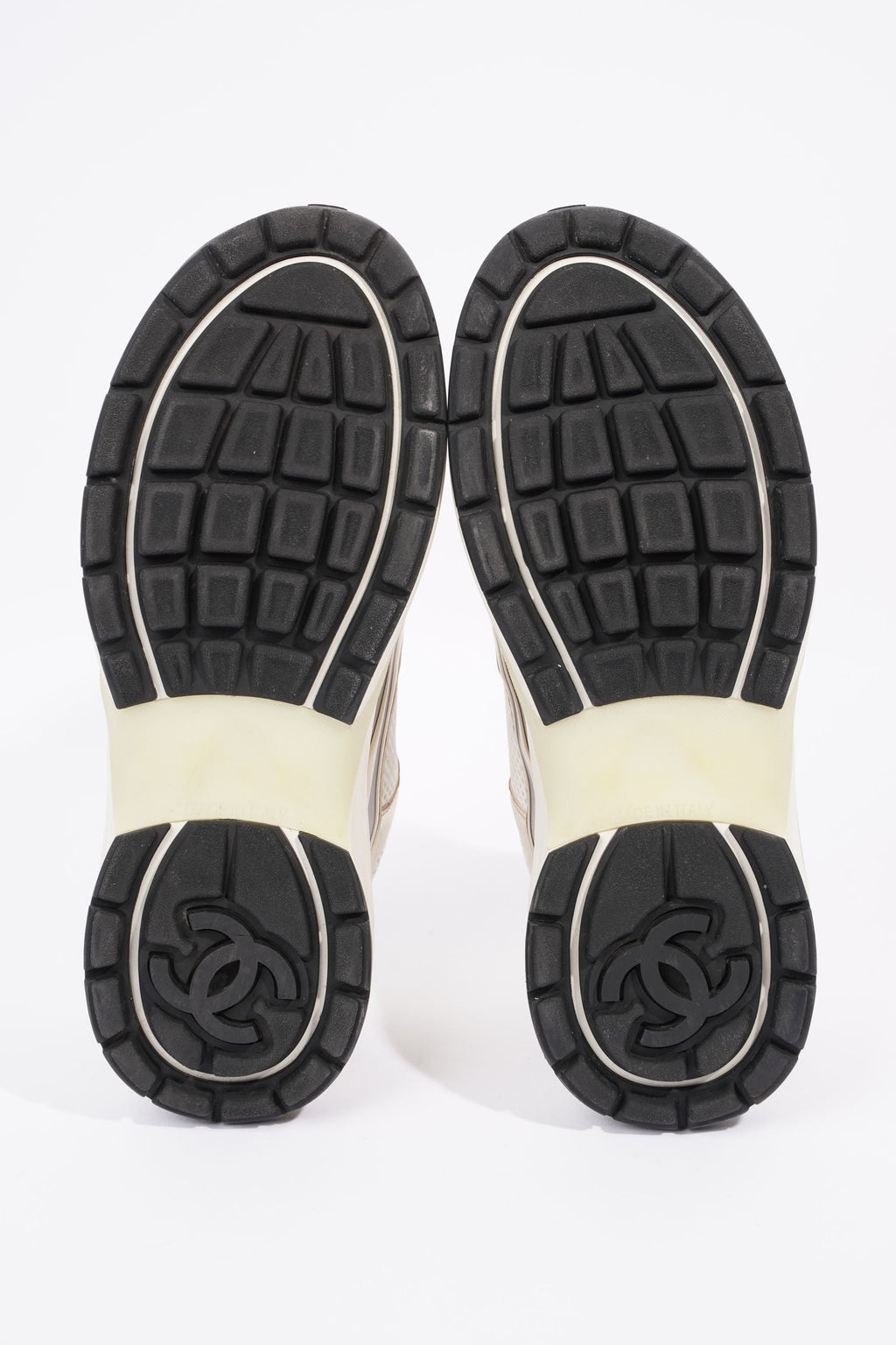 Chanel Womens CC Runner White / Silver EU 38 / UK 5