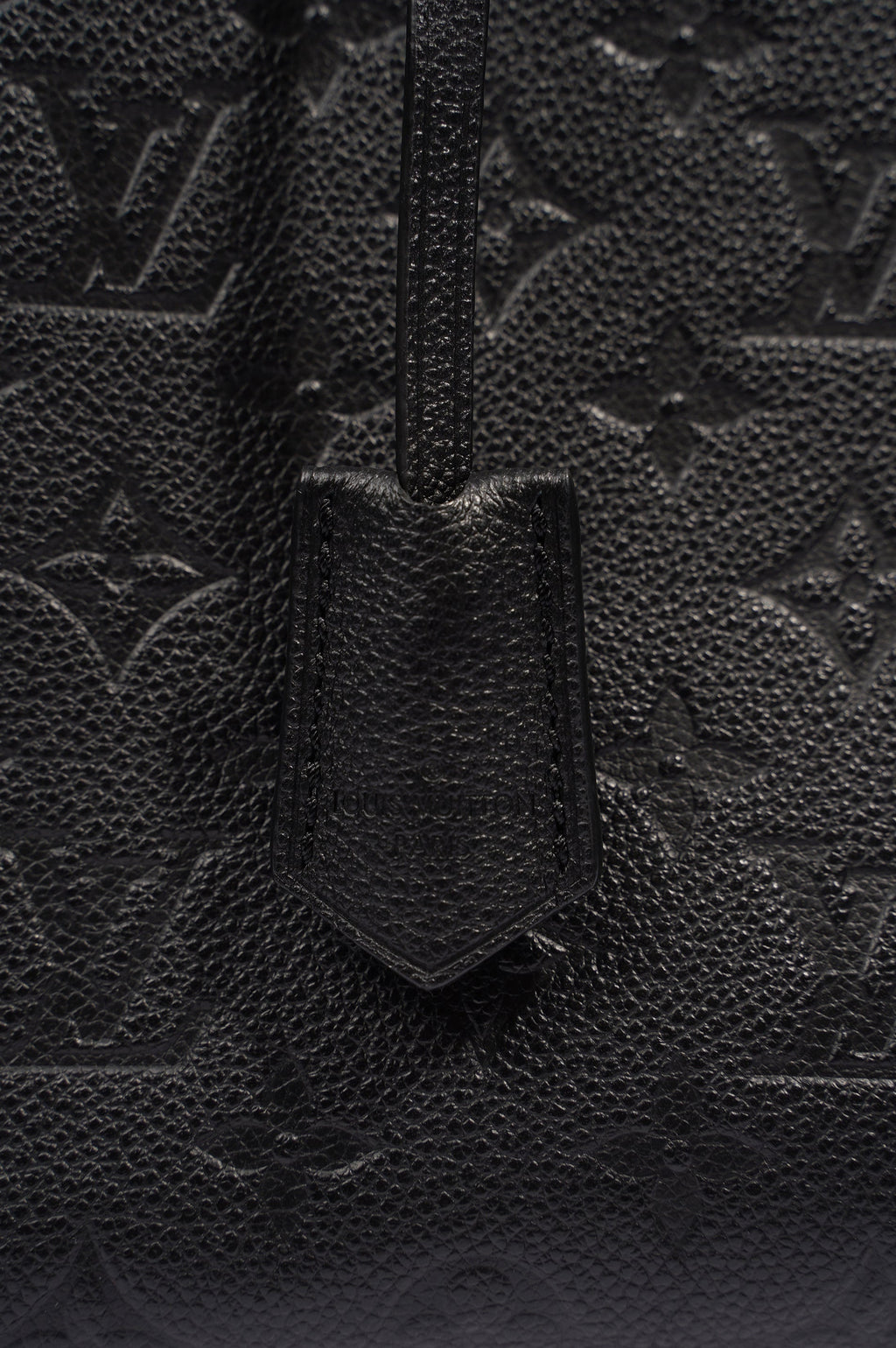 Louis Vuitton Womens Montaigne Black Empreinte Leather MM