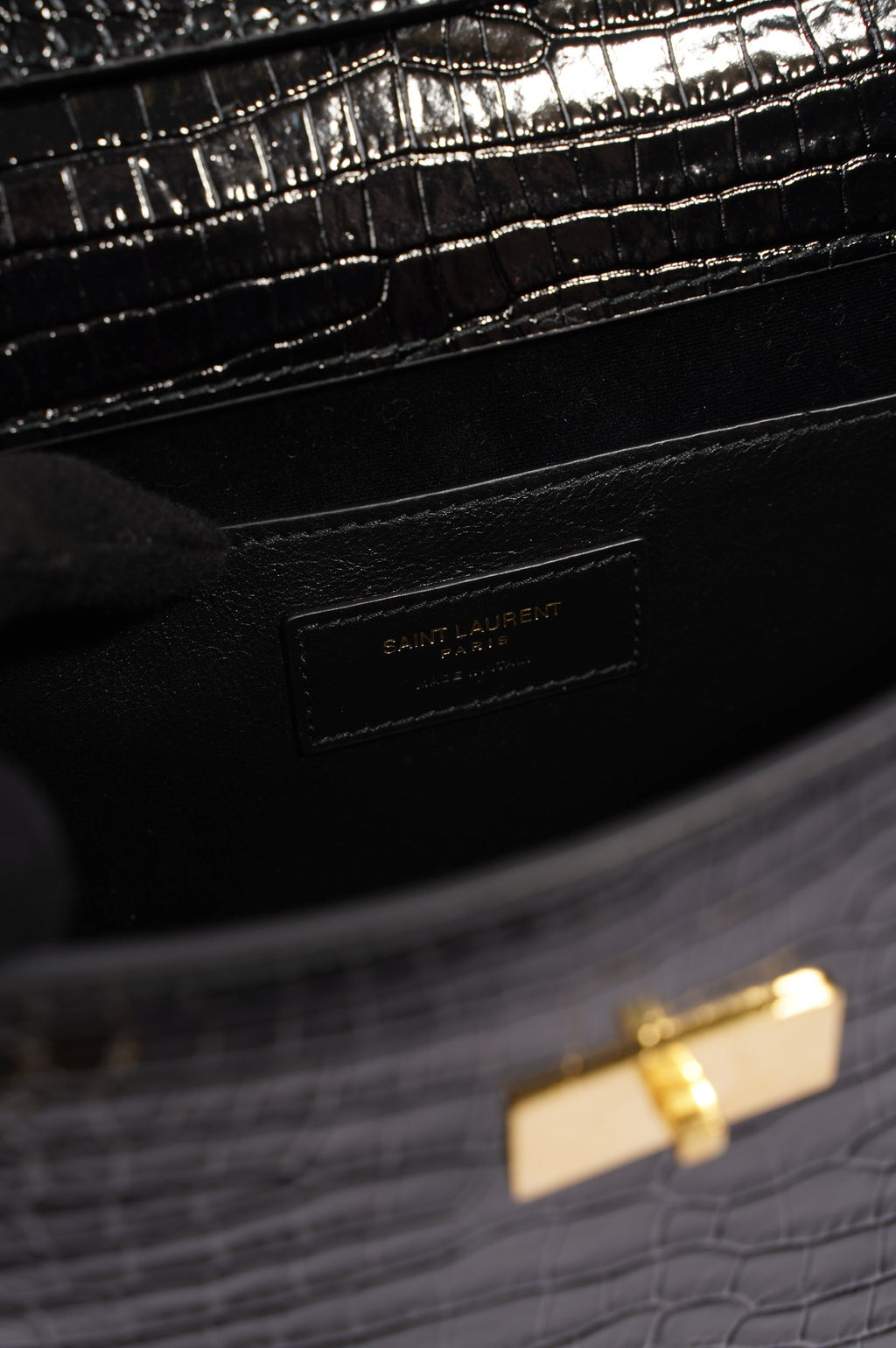Saint Laurent Womens Manhattan Black Croc Medium
