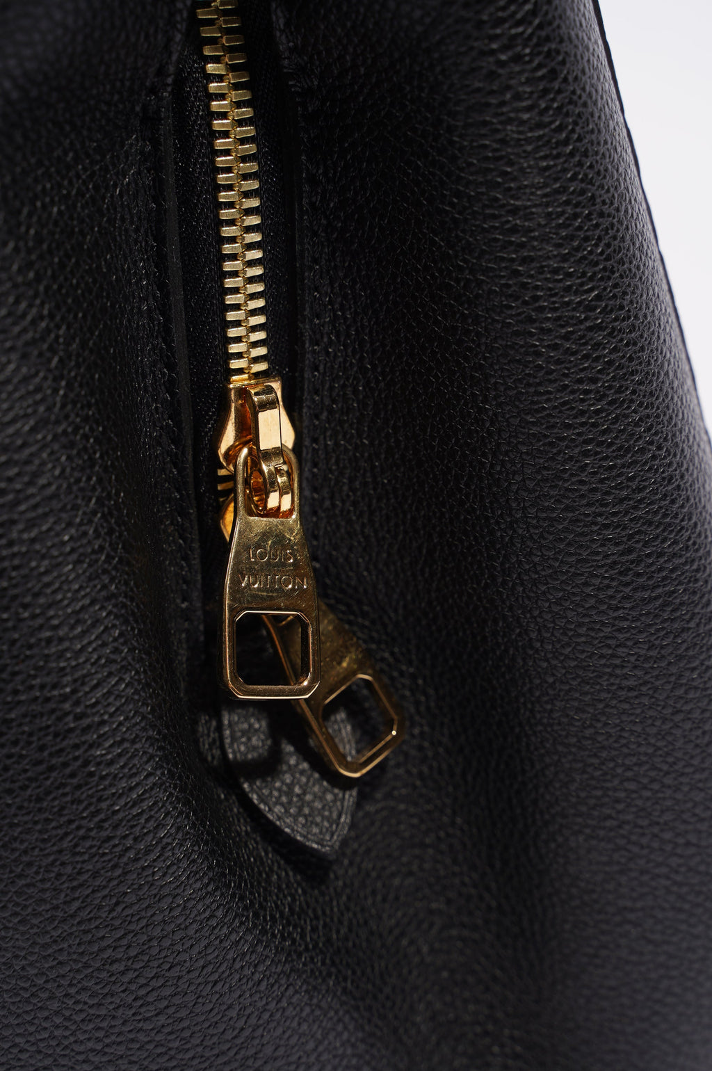 Louis Vuitton Womens Montaigne Black Empreinte Leather MM