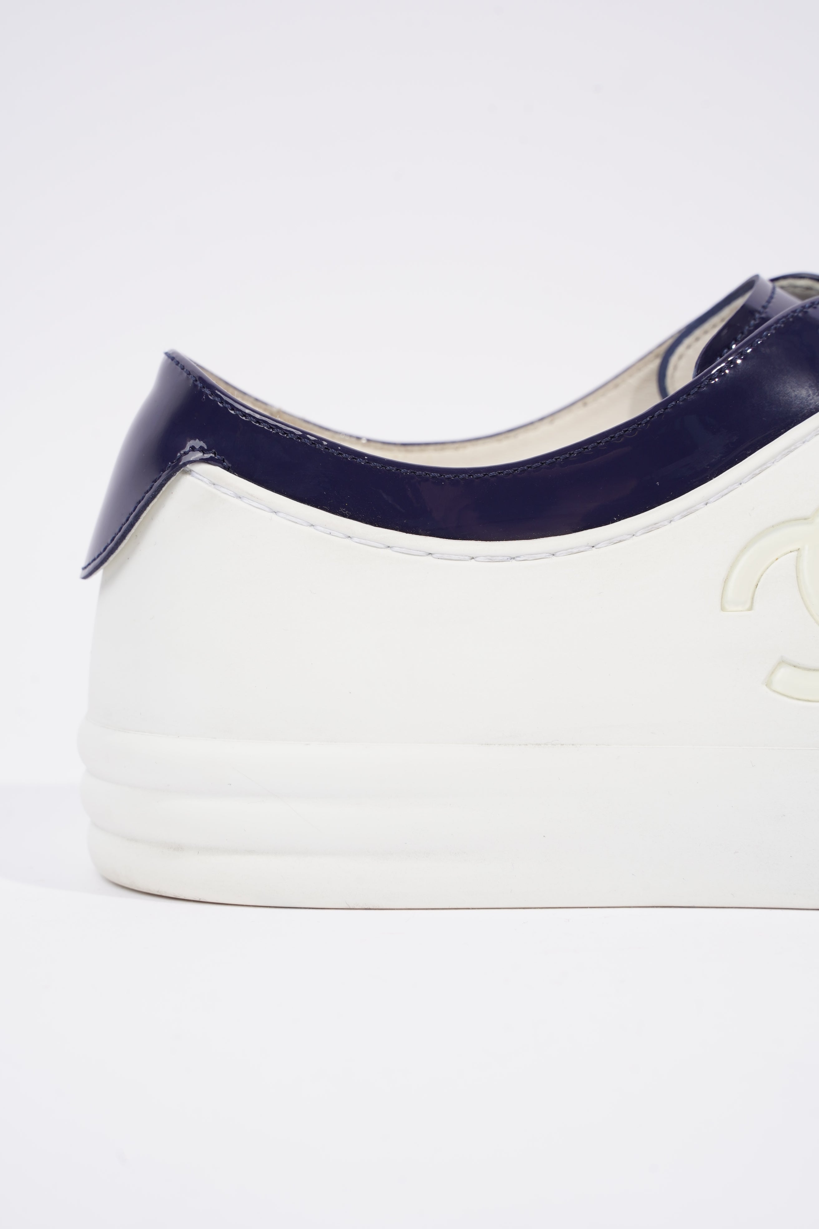 Chanel Womens CC Patent Logo Sneaker Blue / White EU 41 / UK 8