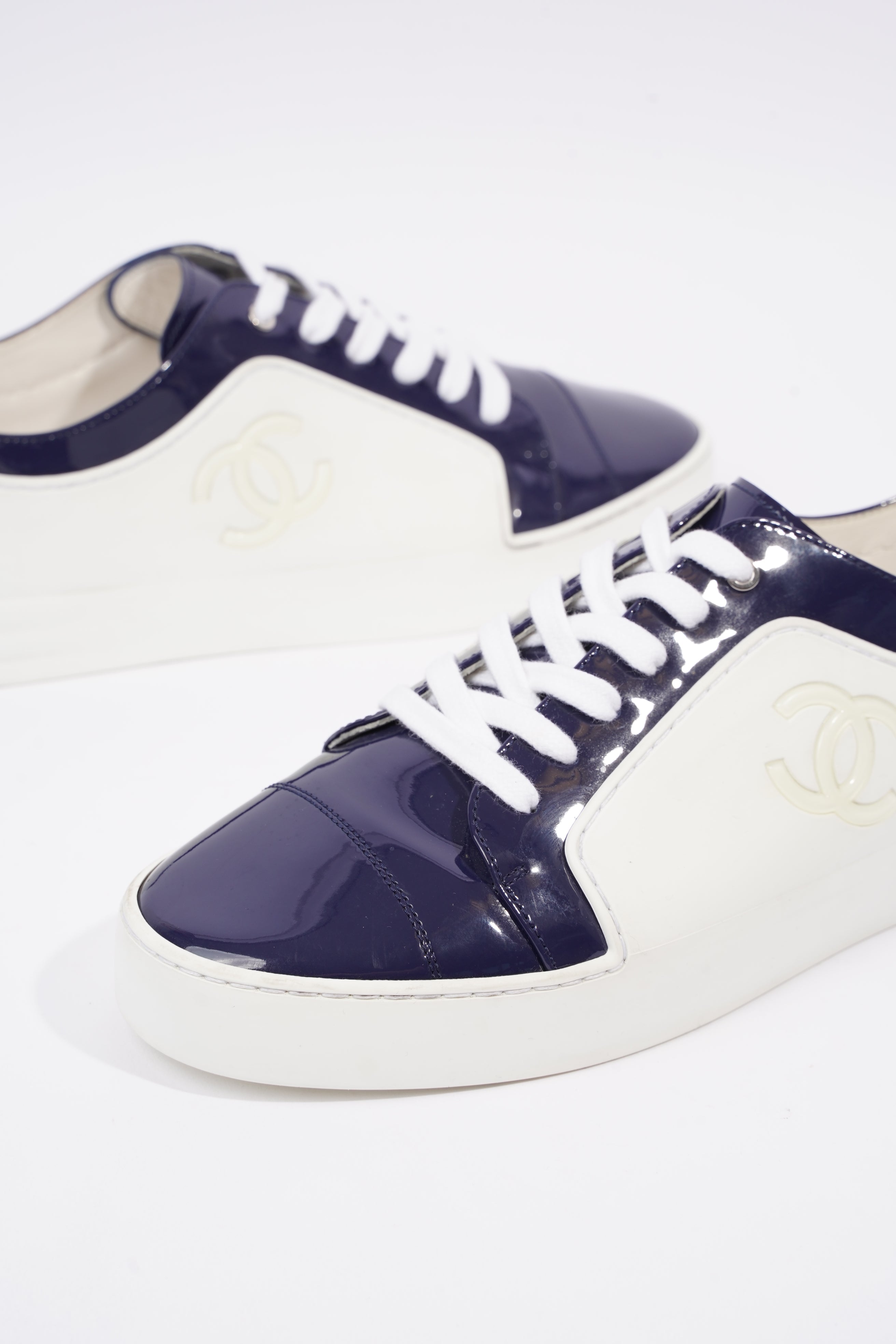 Chanel Womens CC Patent Logo Sneaker Blue / White EU 41 / UK 8
