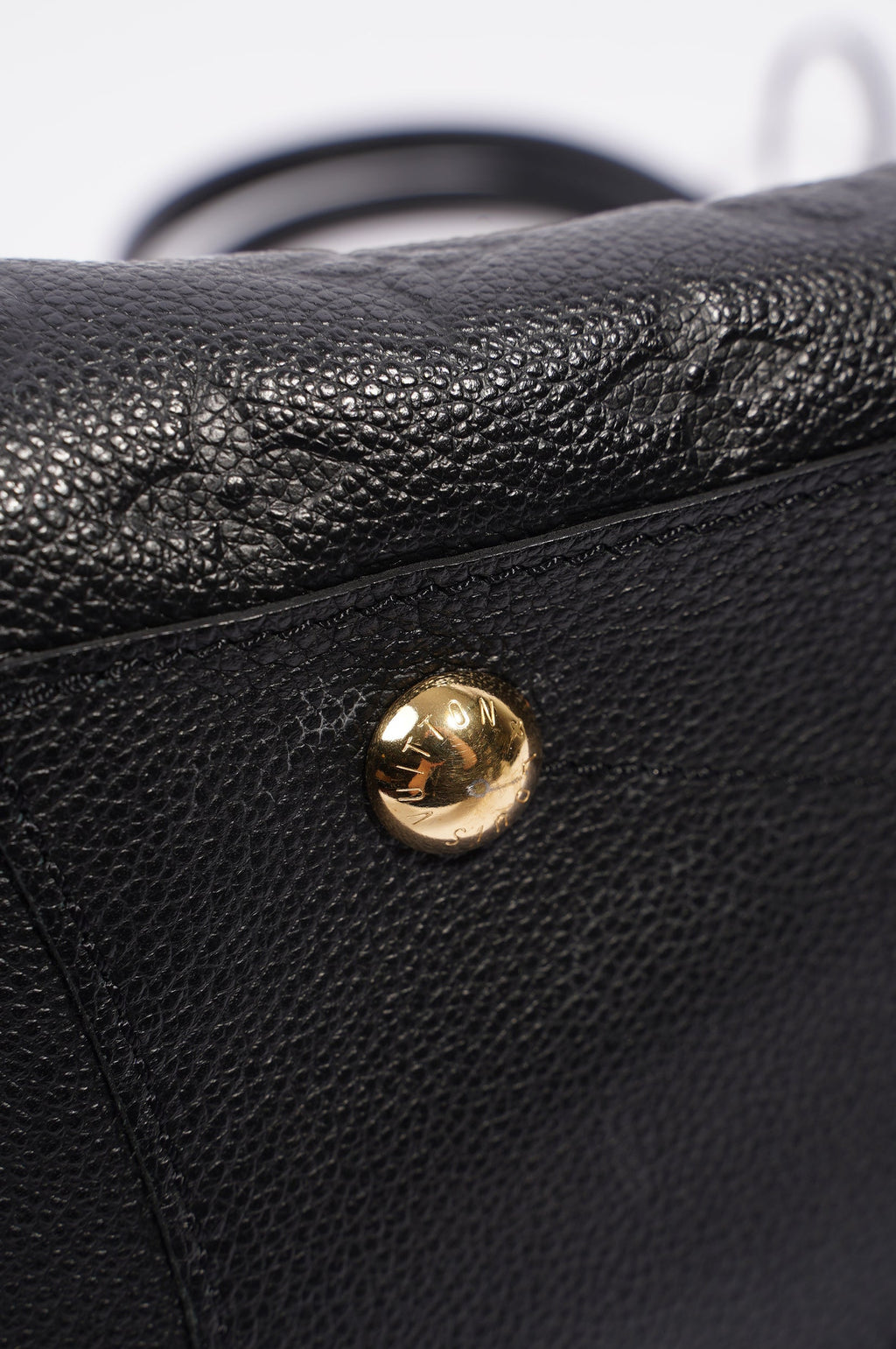 Louis Vuitton Womens Montaigne Black Empreinte Leather MM