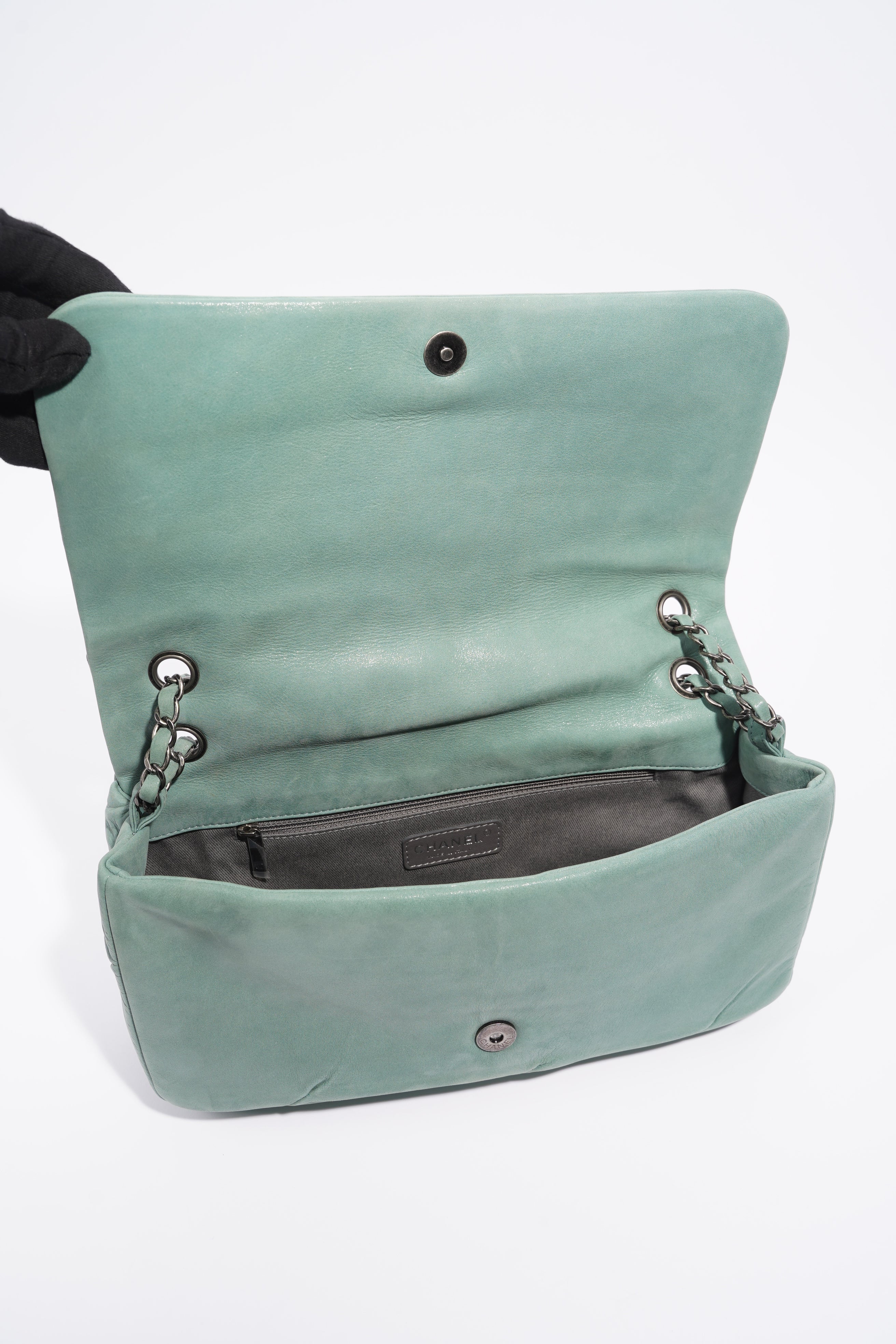 Chanel Womens Glint CC Flap Bag Moss Green Iridescent Leather