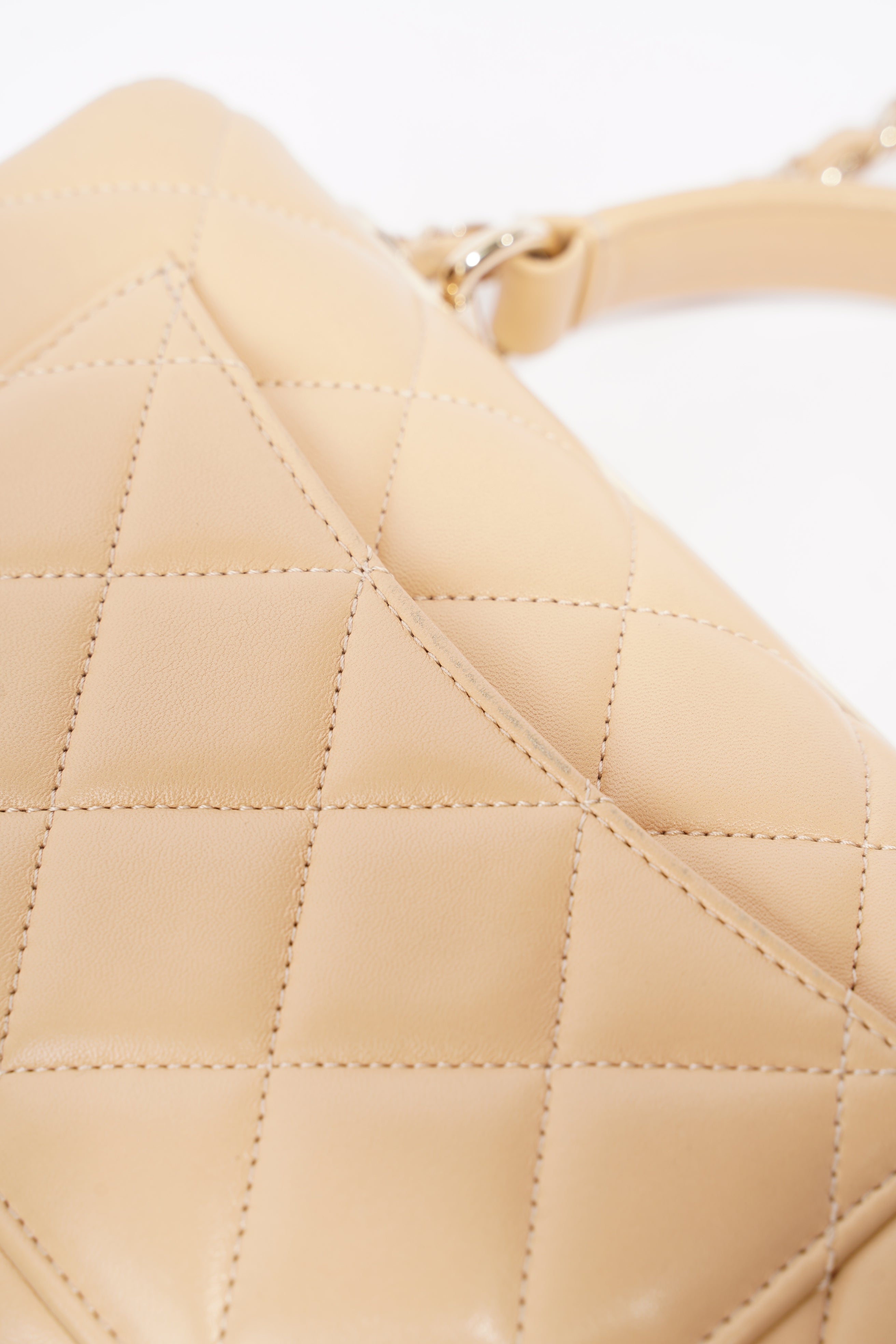 Chanel Womens Trendy Flap Bag Biscuit Lambskin Small