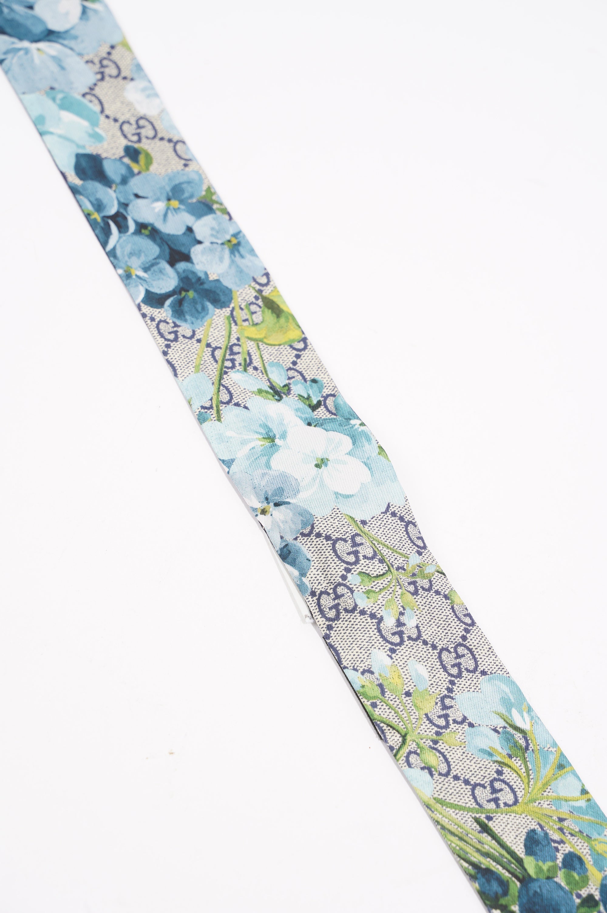 Gucci Womens GG Blooms Silk Neck Bow Blue 5cm x 86cm