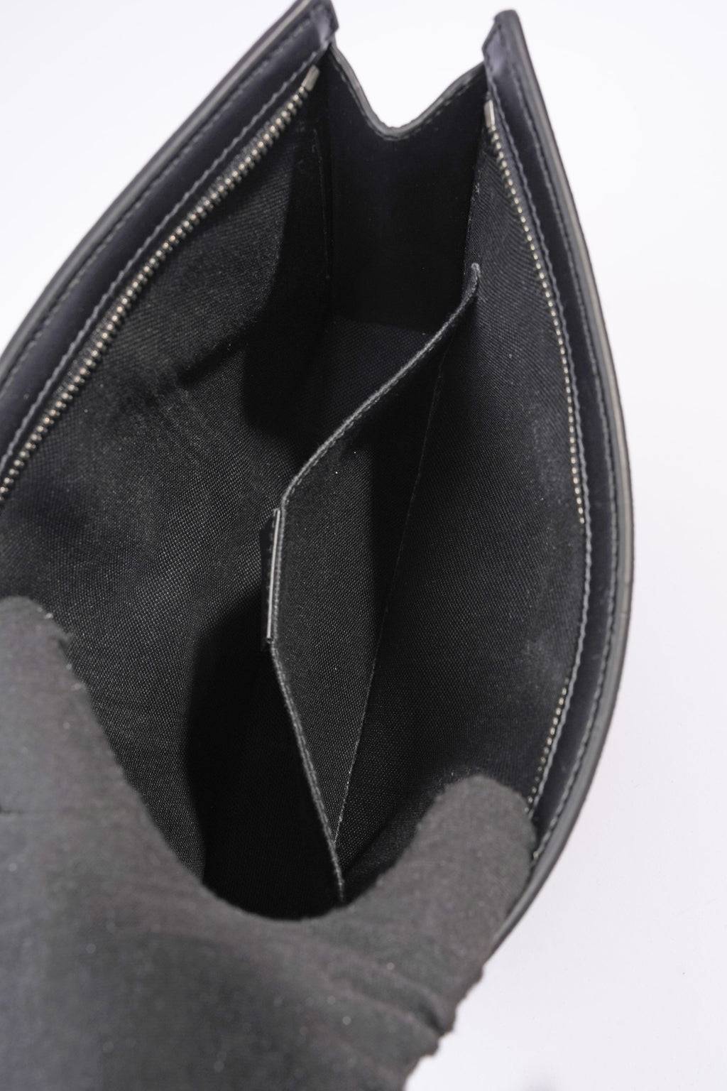 Gucci GG Supreme Pouch Black Canvas One Size