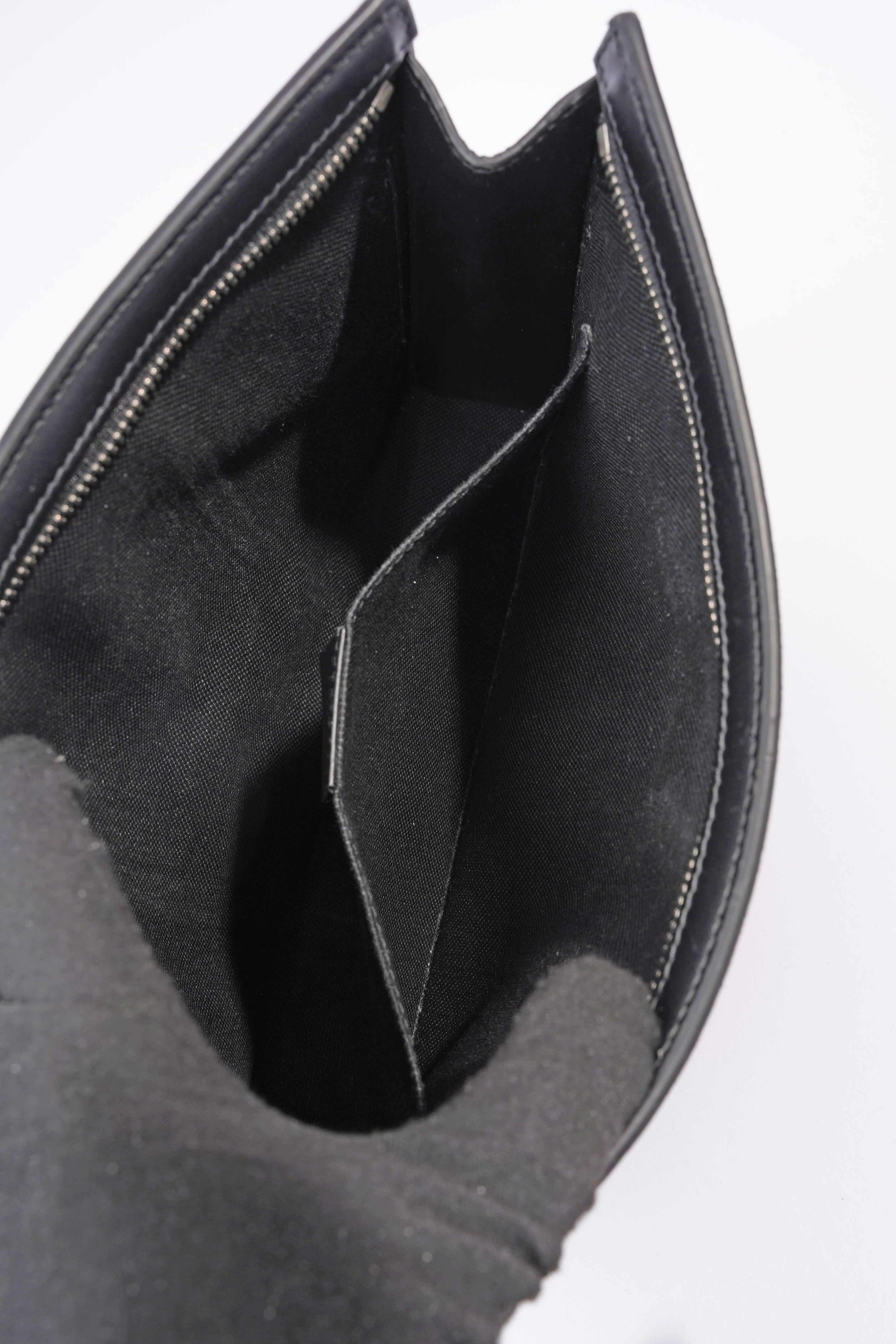 Gucci GG Supreme Pouch Black Canvas One Size