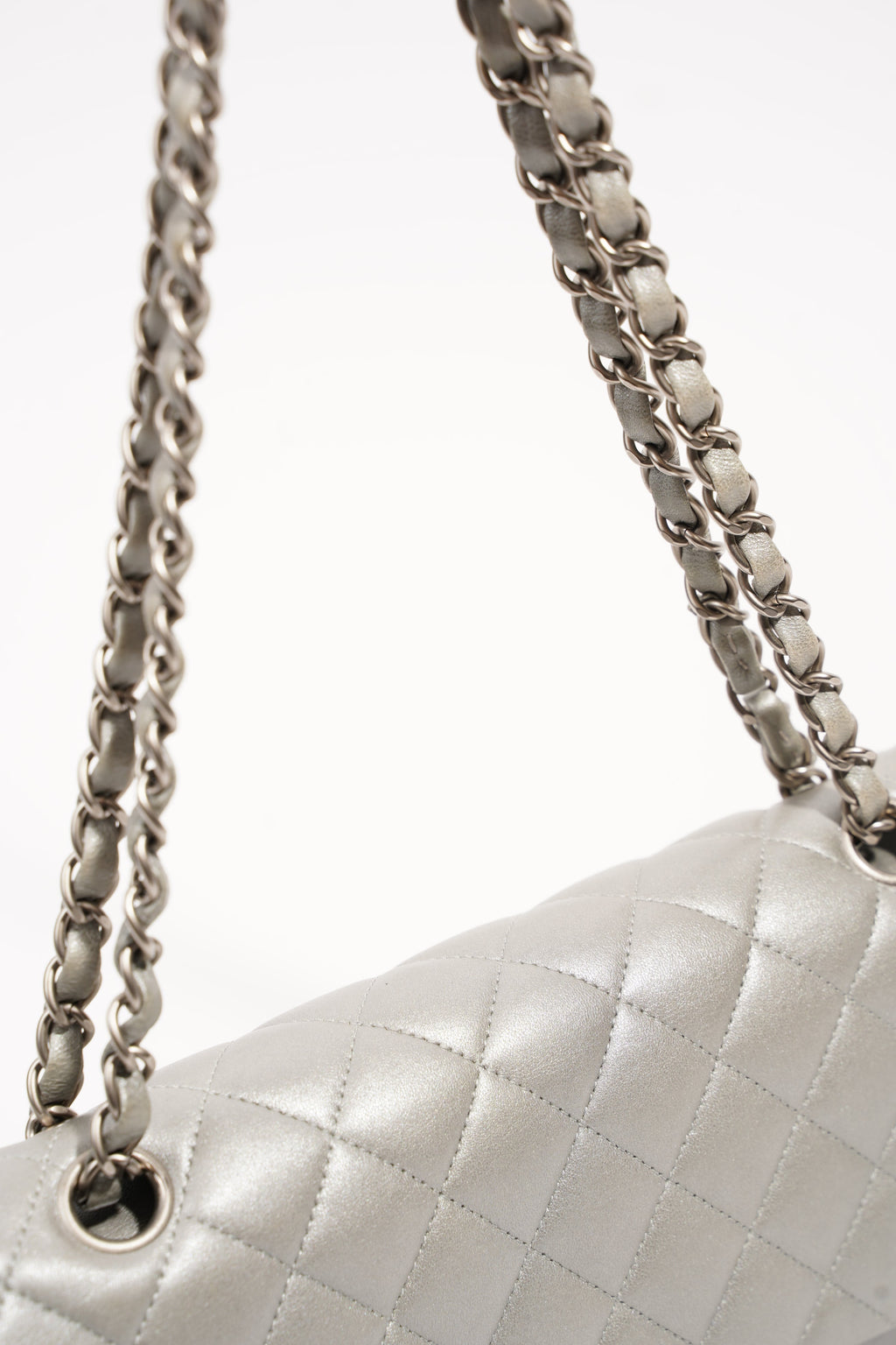 Chanel Womens Quilted Lambskin Leather Classic Double Flap Medium
