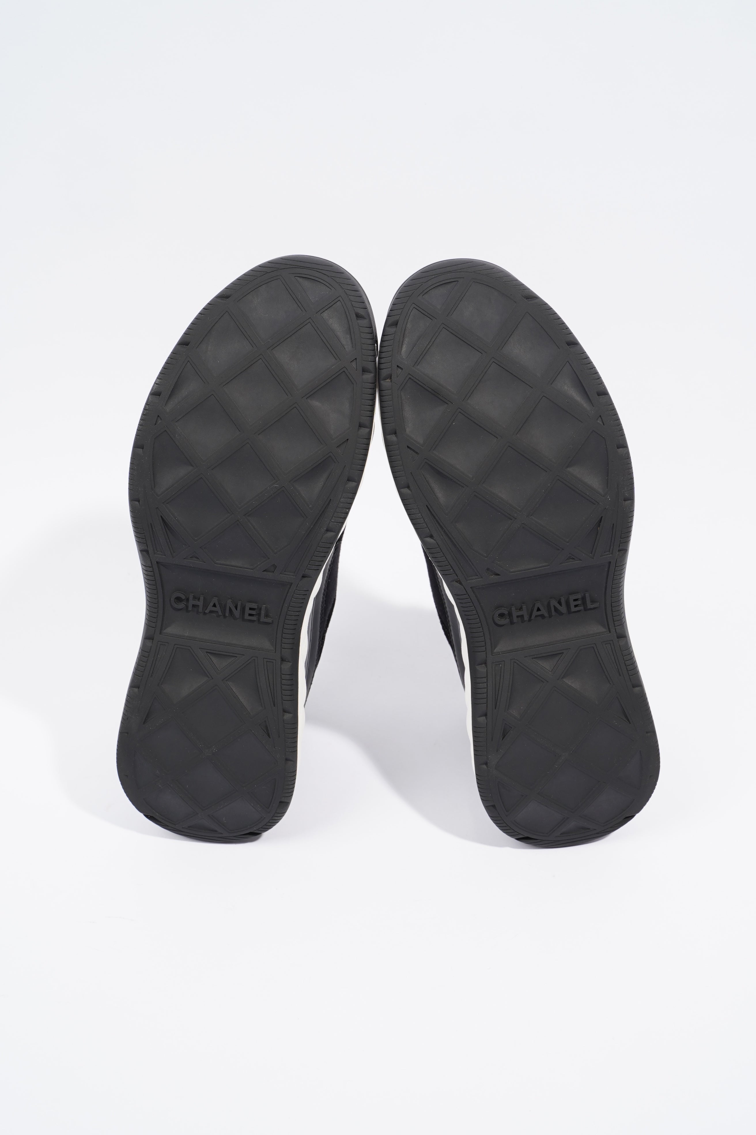 Chanel Womens CC Logo Runner Black EU 38 / UK 5