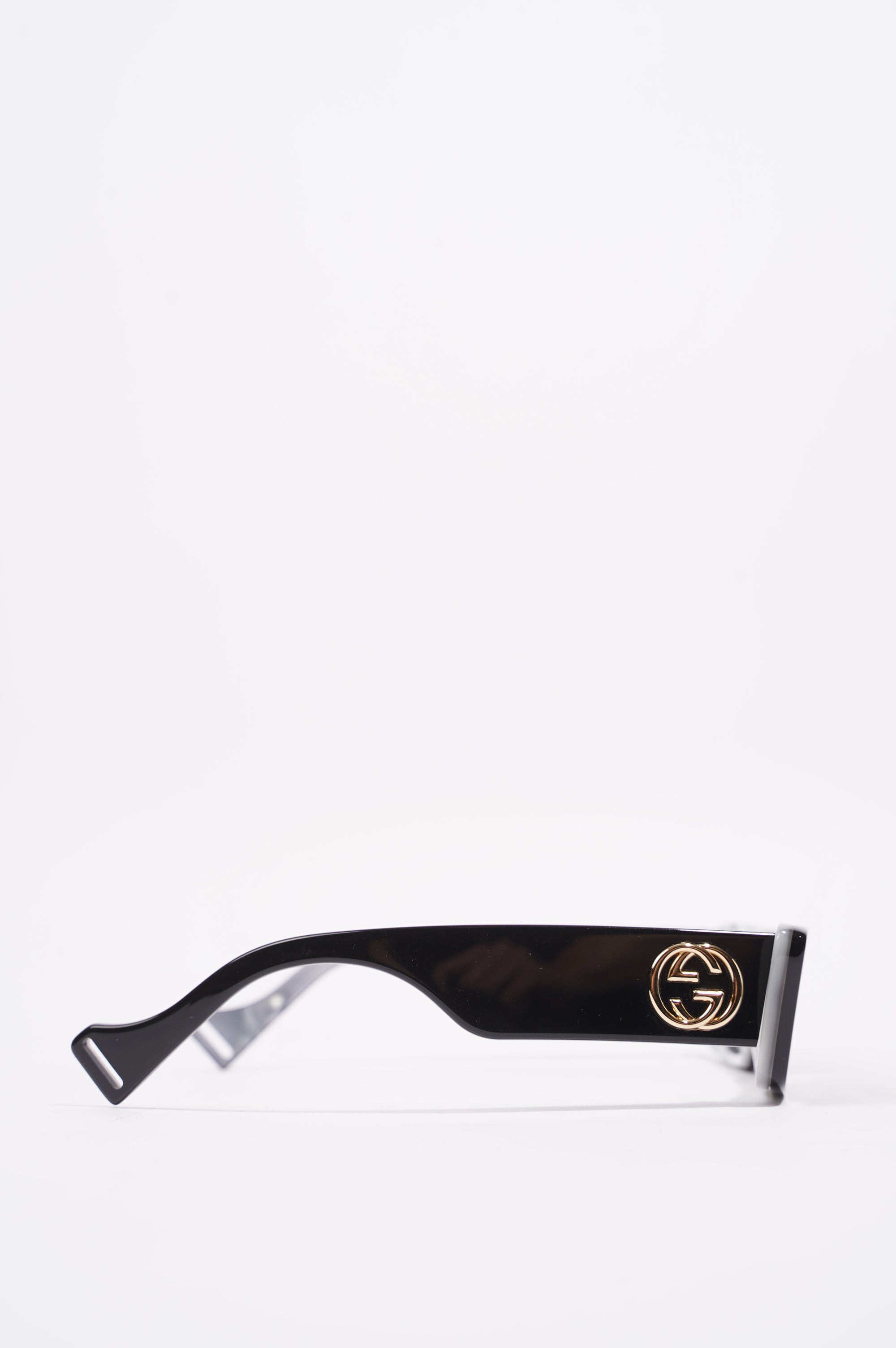 Gucci Womens GG0516S Sunglasses Black / Gold 145