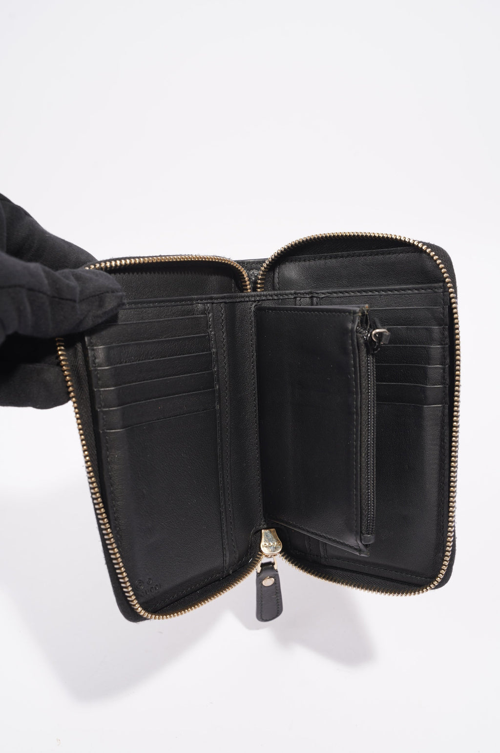 Gucci Womens Microguccissima Leather Zip Wallet Black