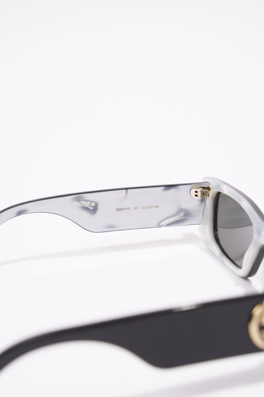 Gucci Womens GG0516S Sunglasses Black / Gold 145