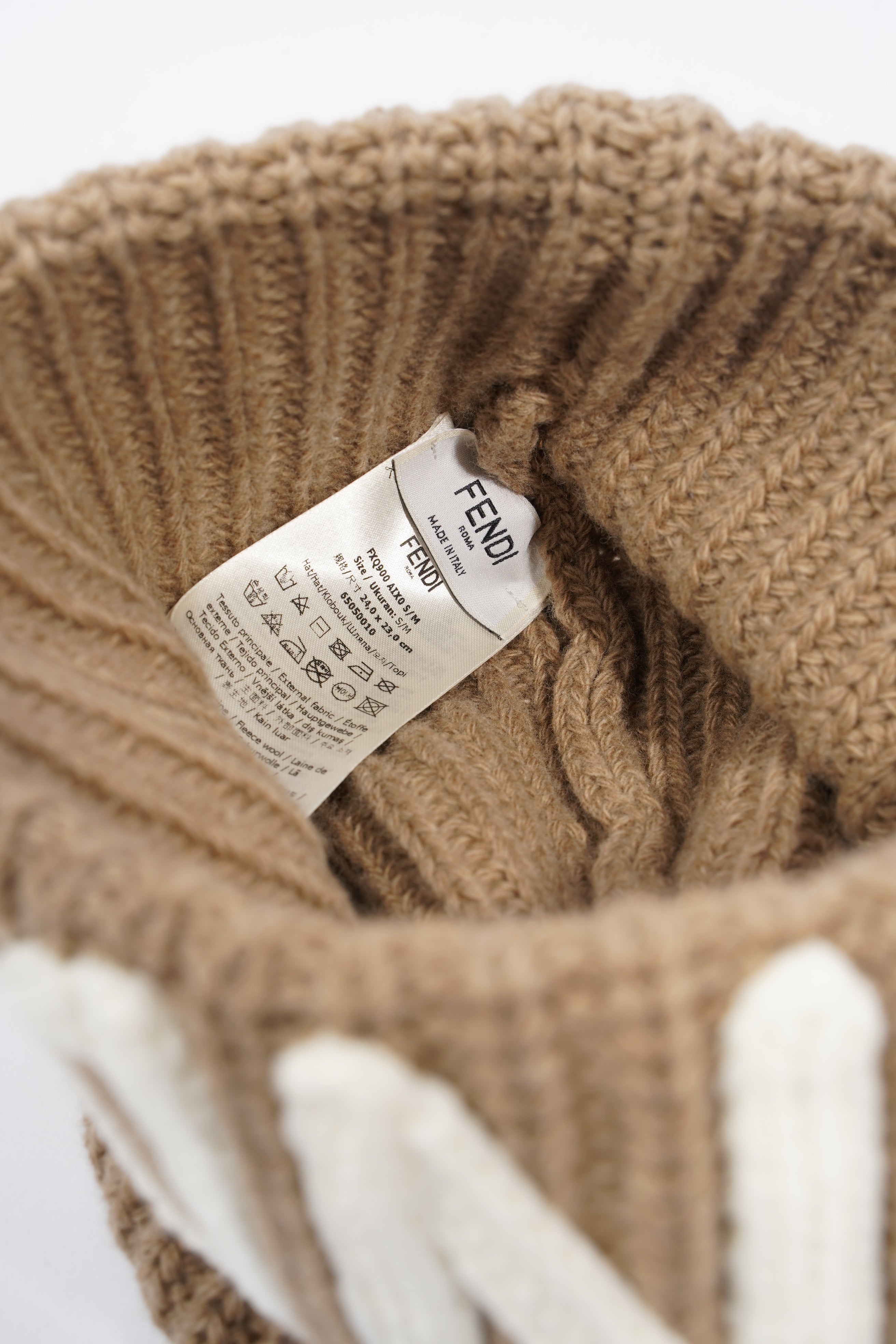 Fendi Fendi Beanie Beige Wool S-M