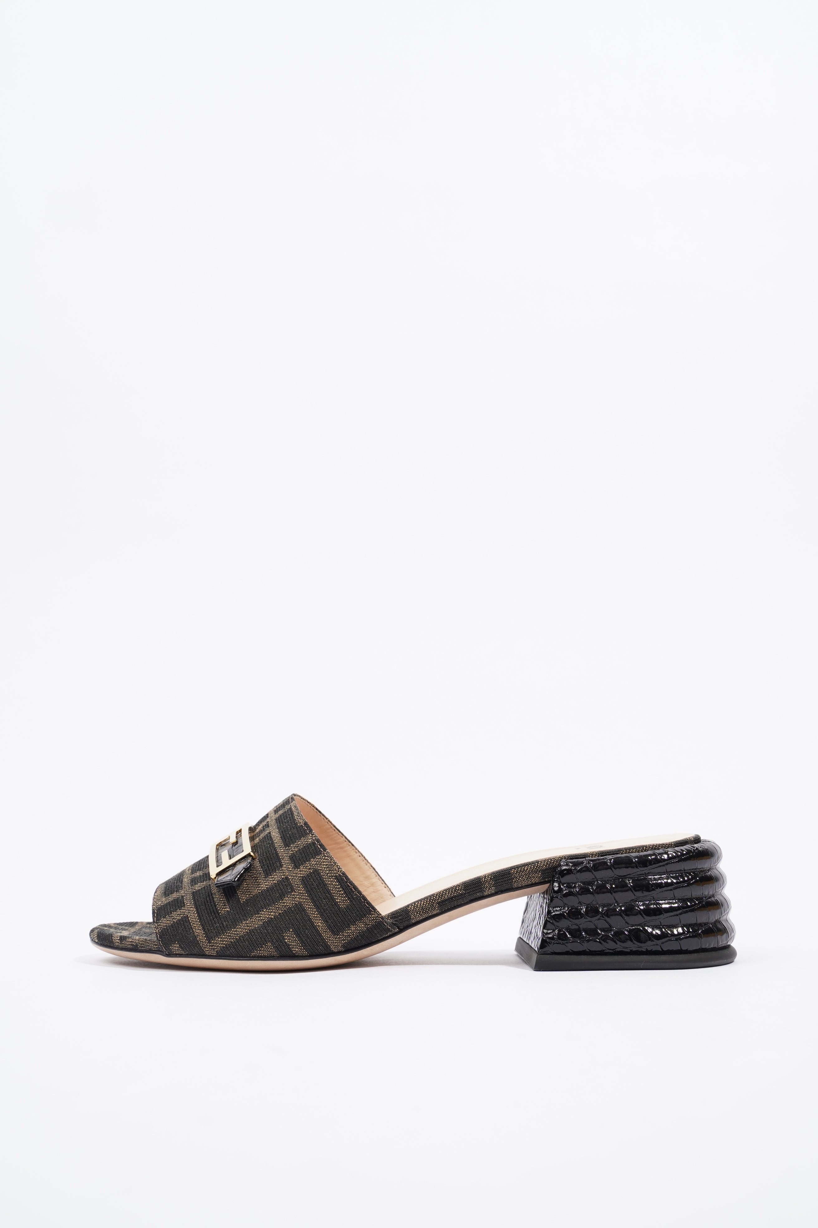 Fendi FF Sandal Zucca EU 38 / UK 5