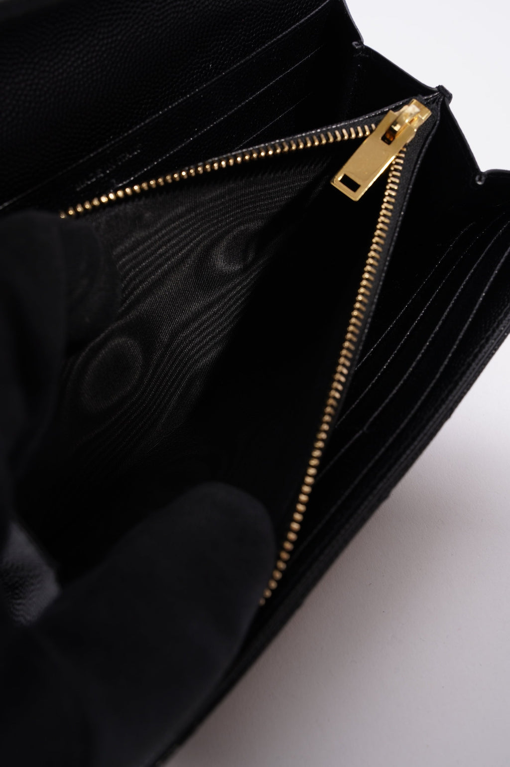 Saint Laurent Womens Cassandre Wallet Black / Gold Matelasse Large