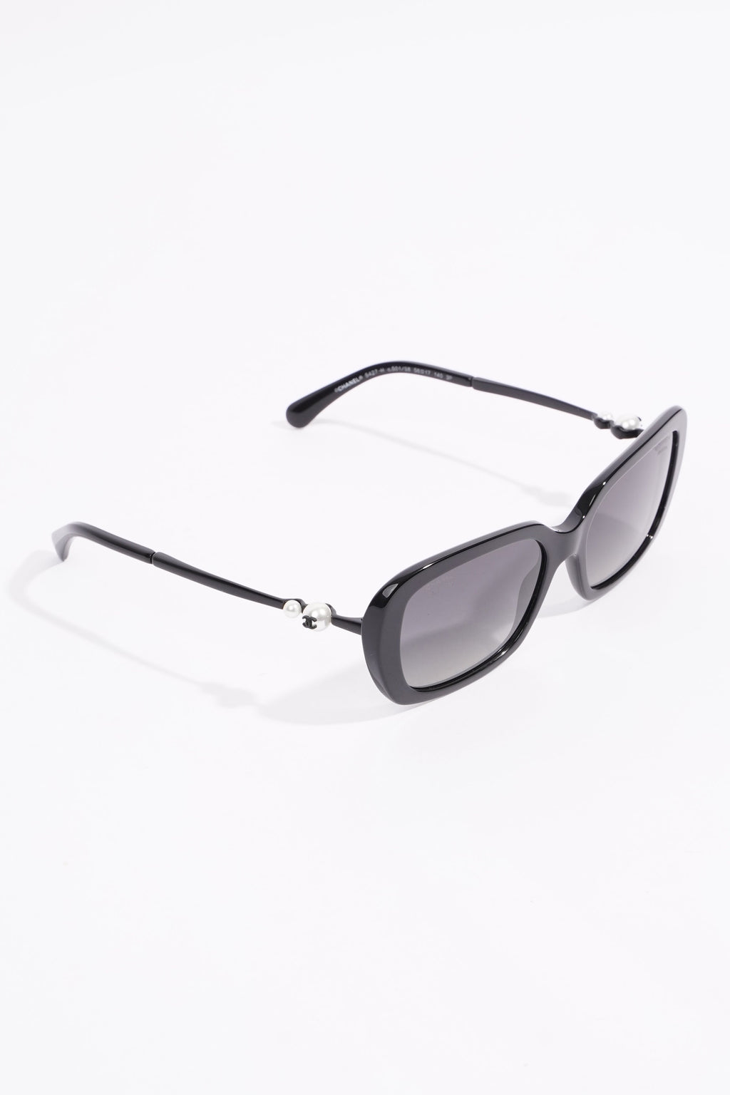 Chanel Womens Pearl CC Sunglasses Black Acetate 140