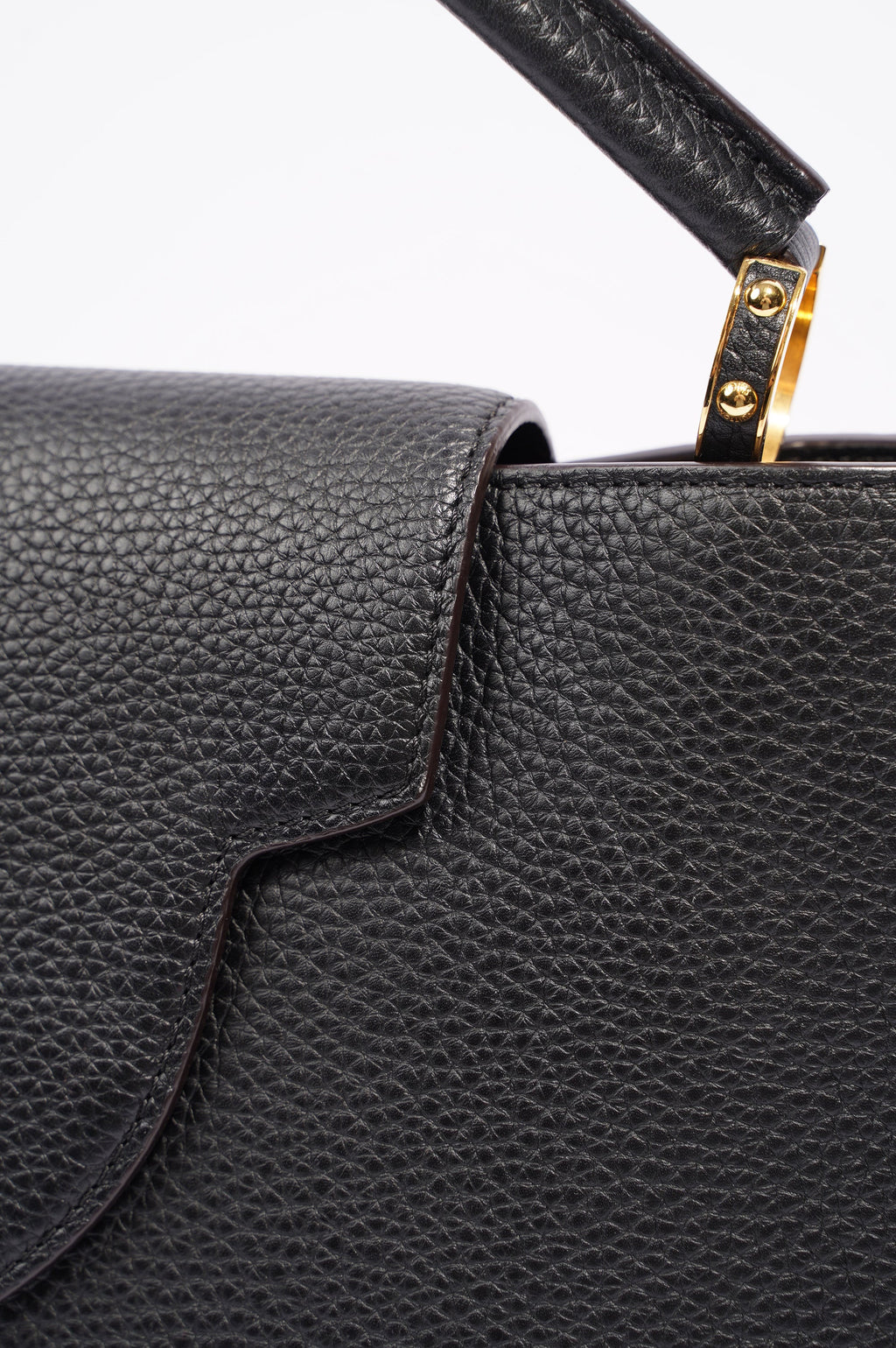 Louis Vuitton Womens Capucines Black Taurillon Leather MM