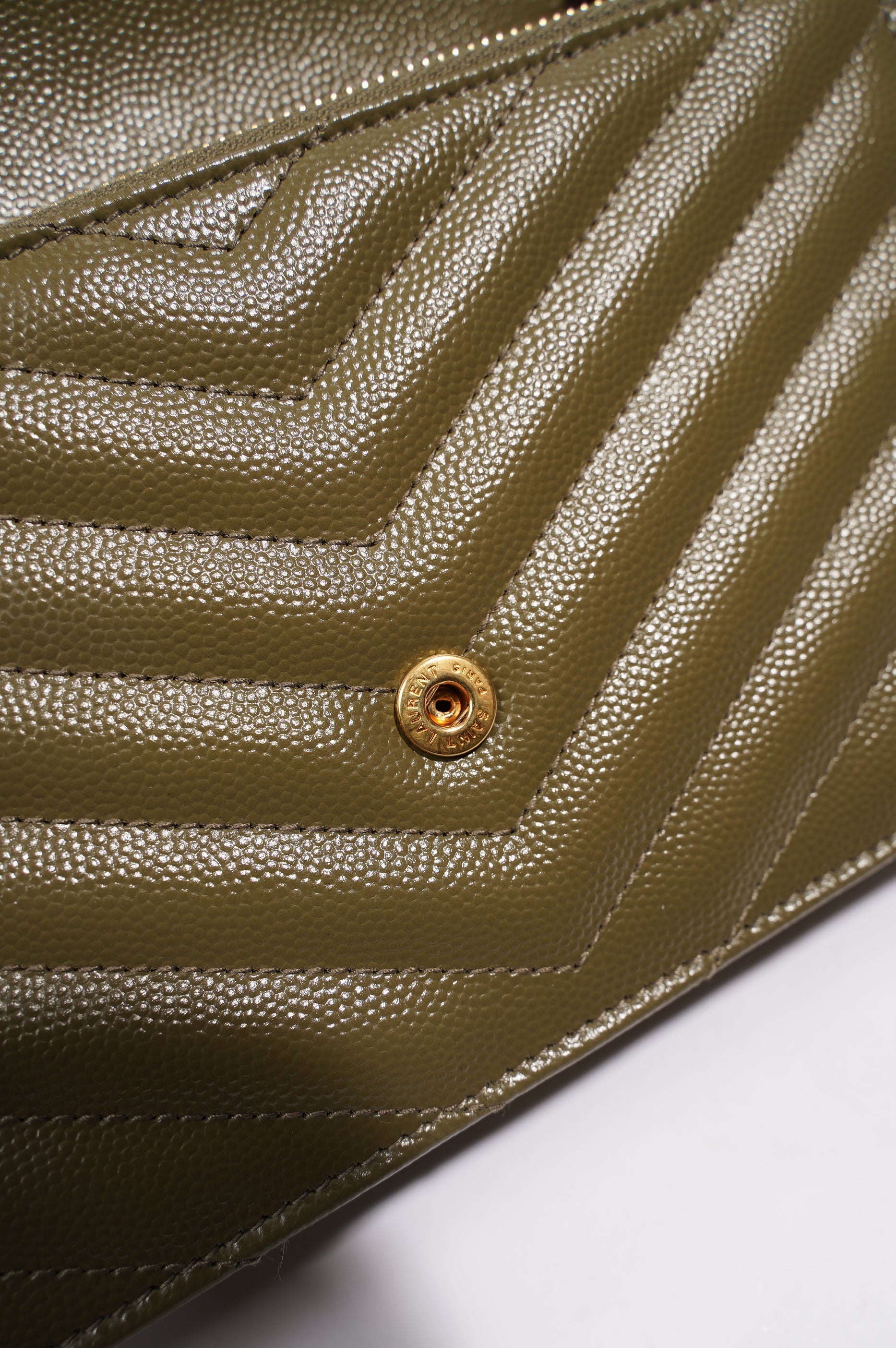 Saint Laurent Womens Cassandra Envelope Chain Wallet Khaki