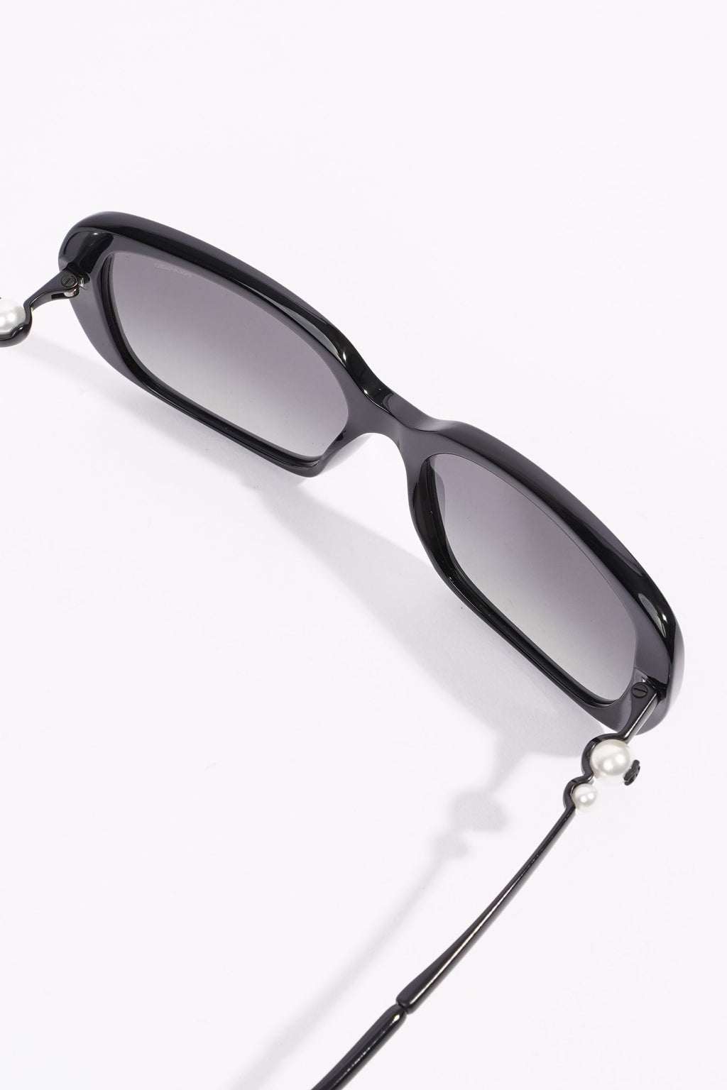 Chanel Womens Pearl CC Sunglasses Black Acetate 140